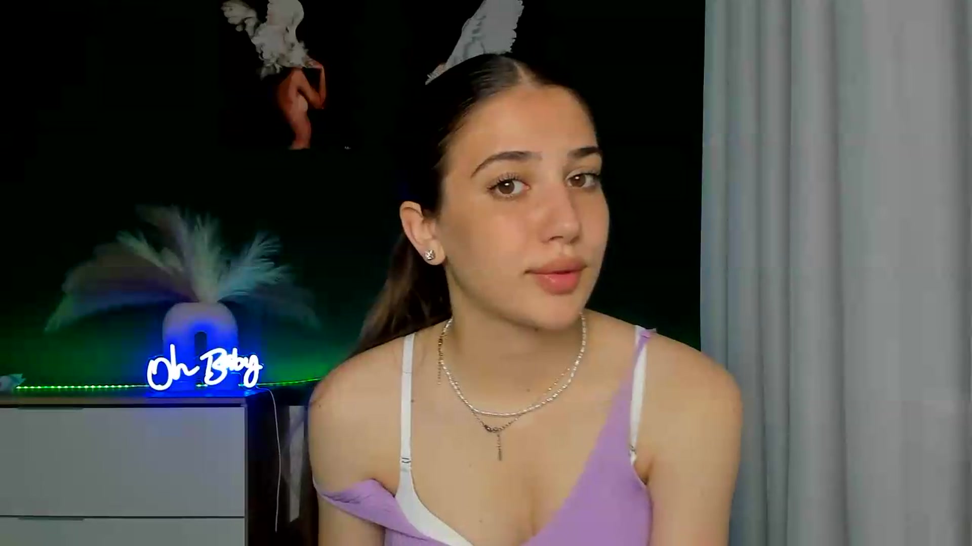 Gallery image thumbnail from AlexaPirs's myfreecams stream on, 06/09/2026, 14:00 image 2 of 20