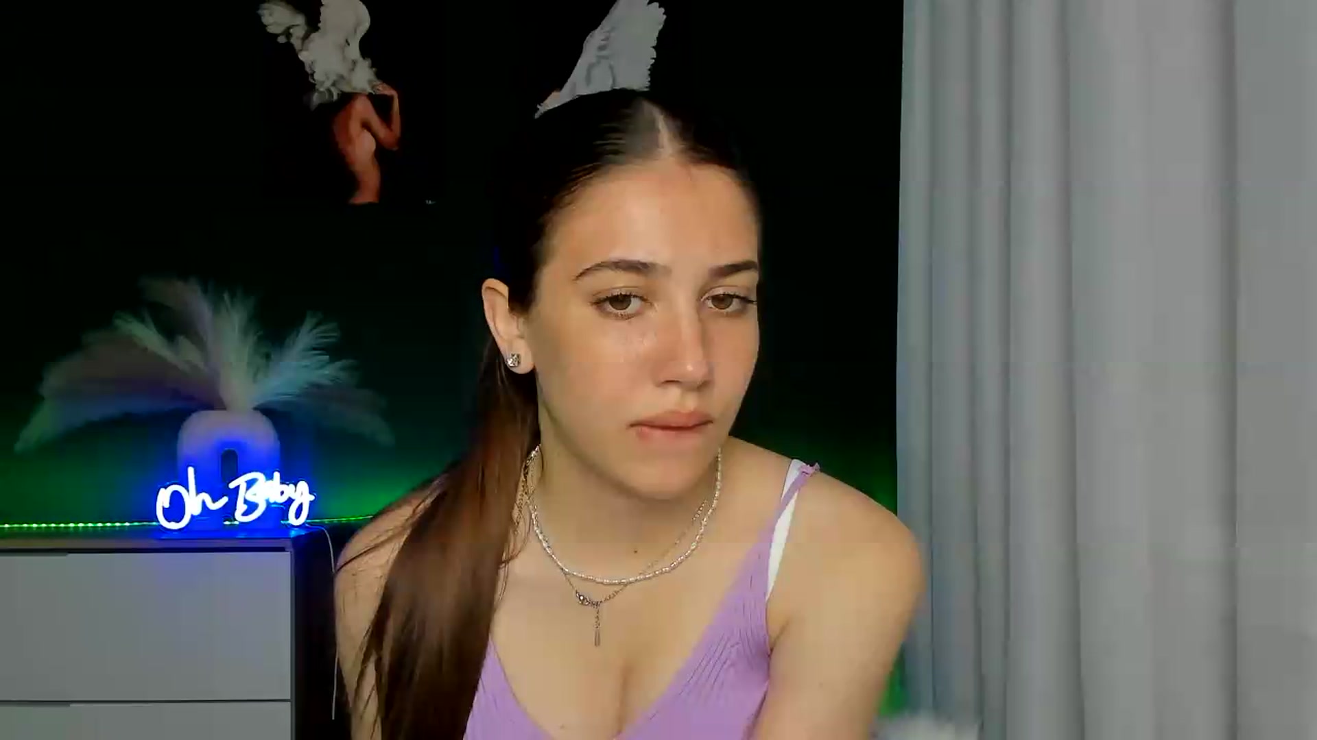 Gallery image thumbnail from AlexaPirs's myfreecams stream on, 06/09/2026, 14:00 image 16 of 20
