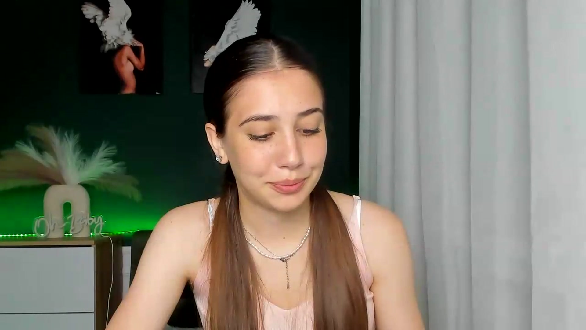 Gallery image thumbnail from AlexaPirs's myfreecams stream on, 06/11/2026, 16:20 image 3 of 20