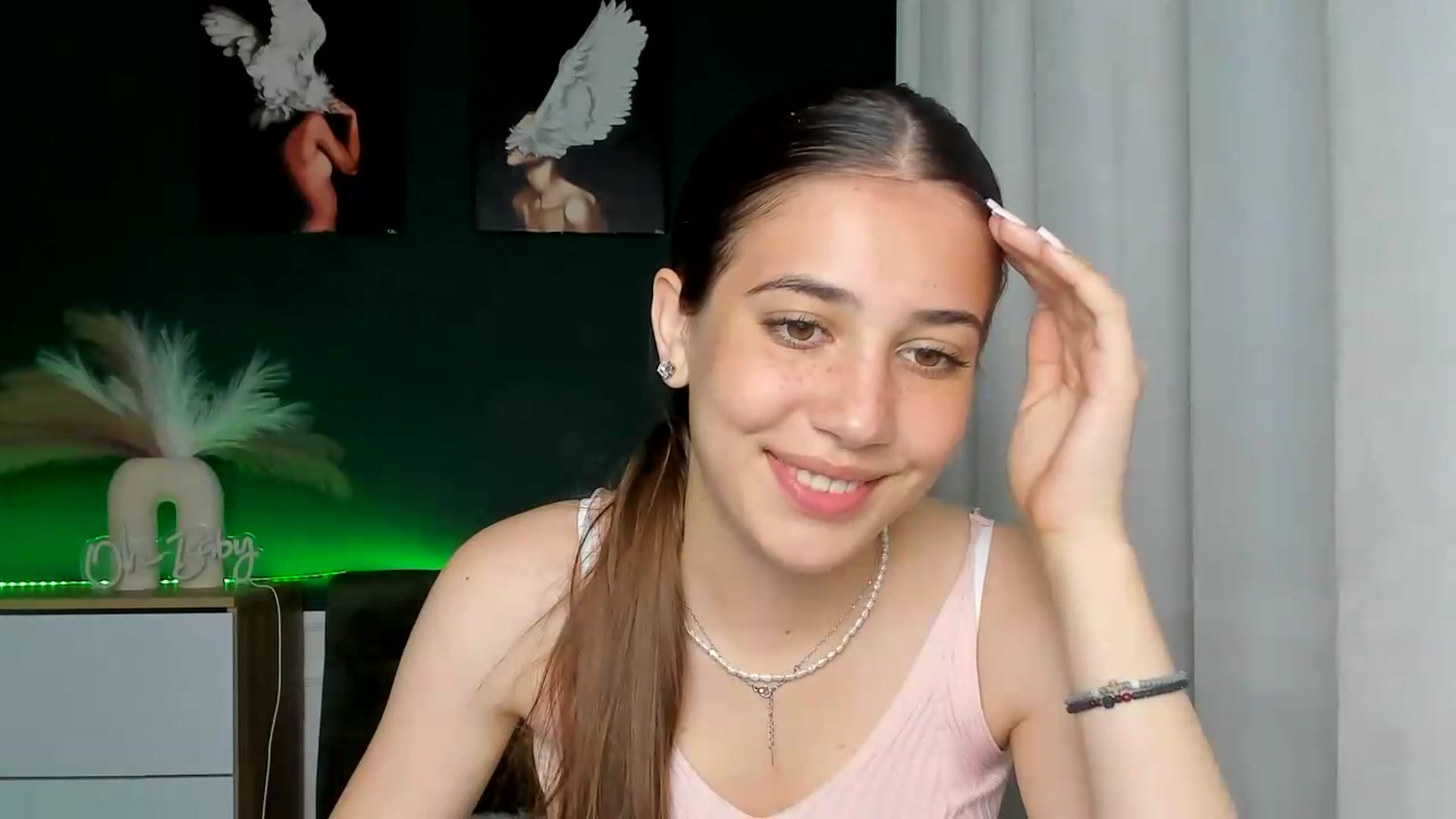 Gallery image thumbnail from AlexaPirs's myfreecams stream on, 06/11/2026, 16:20 image 18 of 20