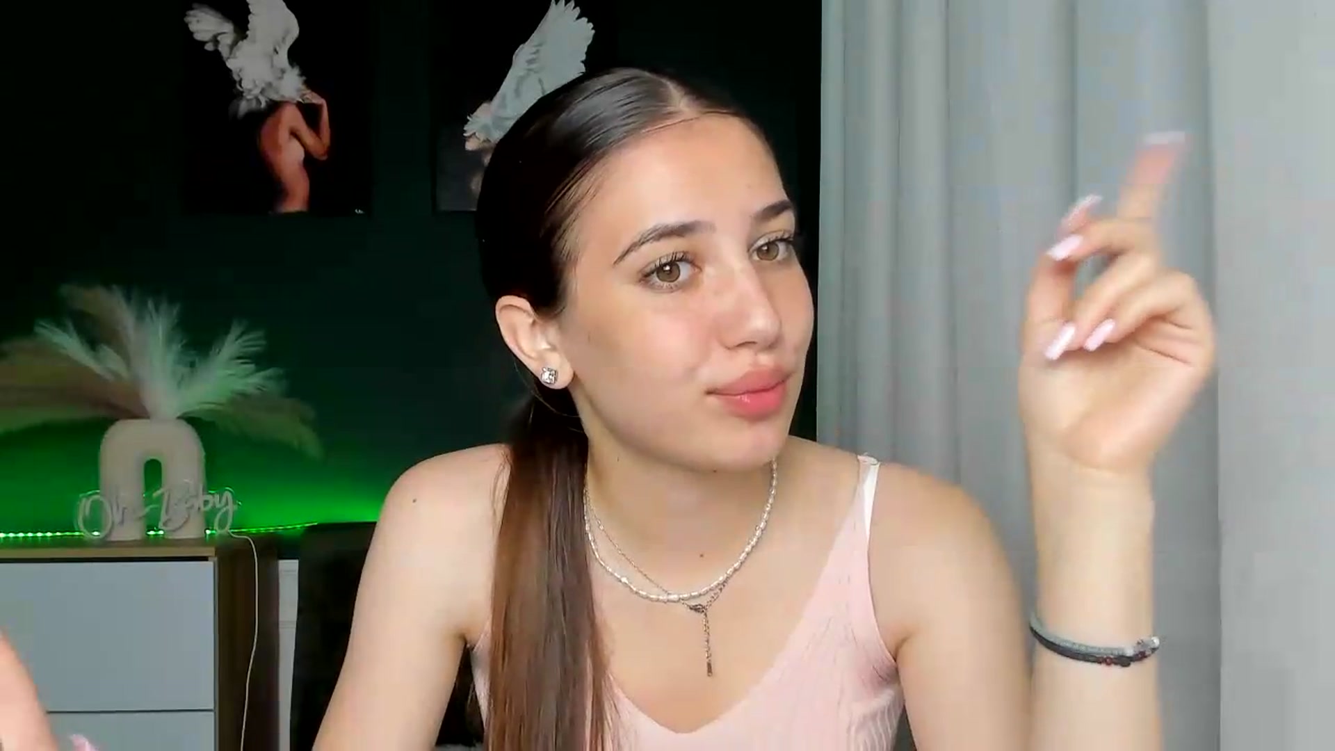 Gallery image thumbnail from AlexaPirs's myfreecams stream on, 06/11/2026, 16:20 image 4 of 20
