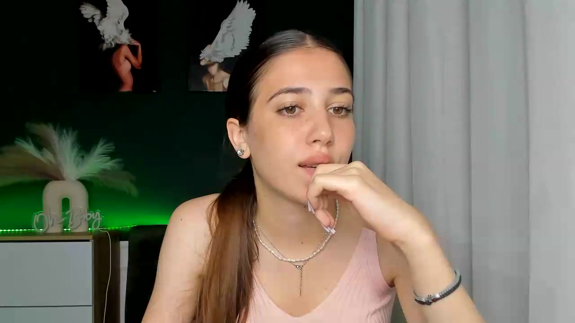 Gallery image thumbnail from AlexaPirs's myfreecams stream on, 06/11/2026, 16:20 image 12 of 20