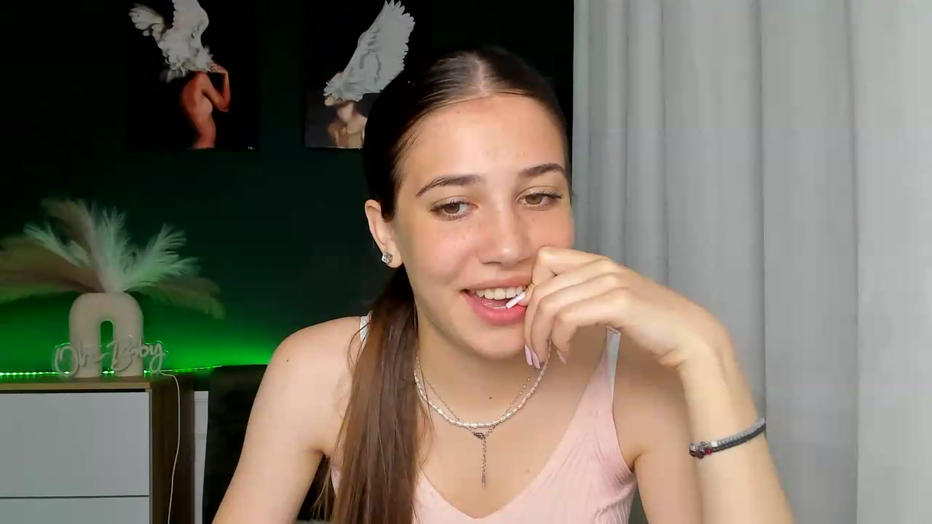 Gallery image thumbnail from AlexaPirs's myfreecams stream on, 06/11/2026, 16:20 image 14 of 20