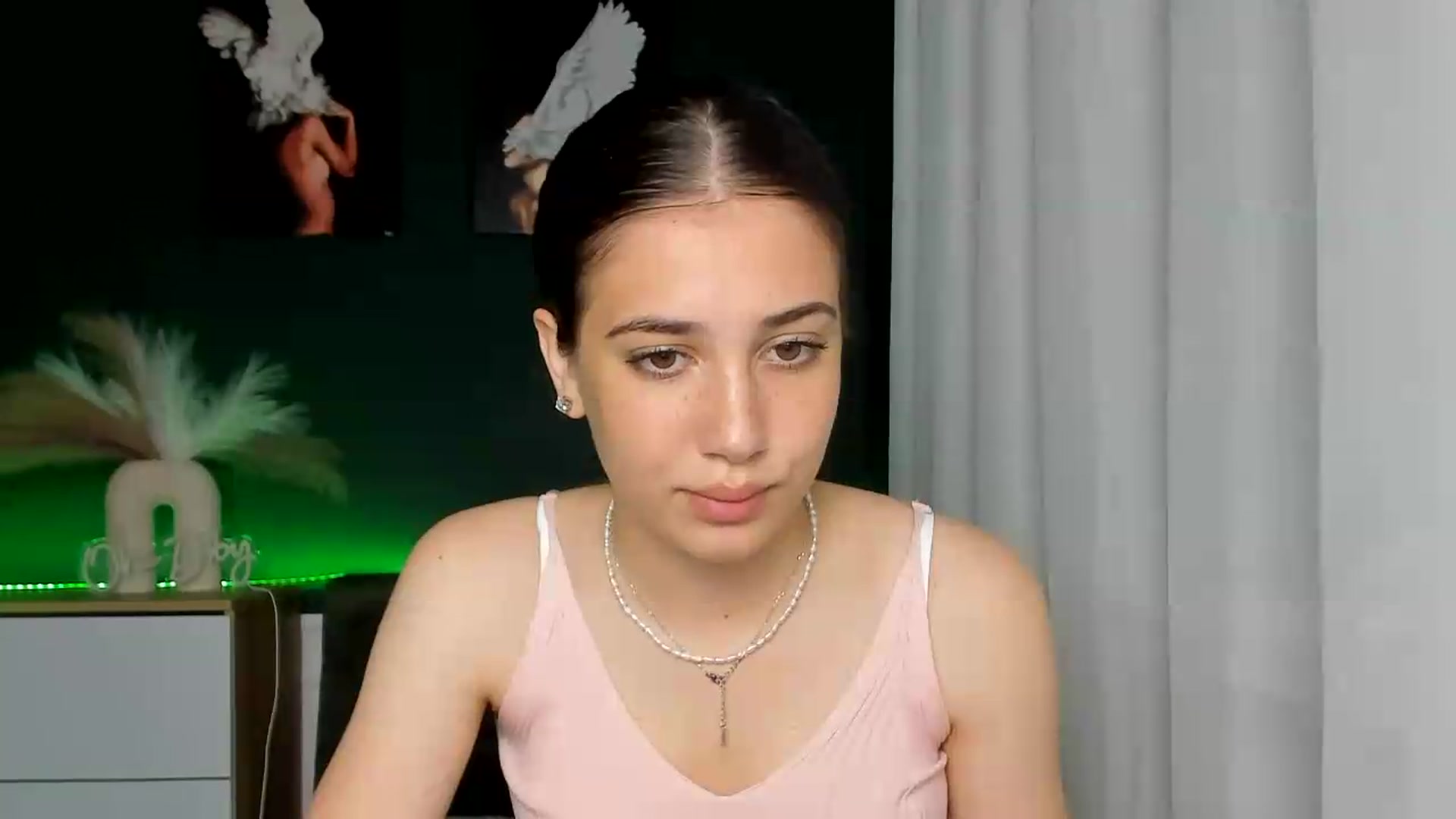 Gallery image thumbnail from AlexaPirs's myfreecams stream on, 06/11/2026, 16:20 image 6 of 20