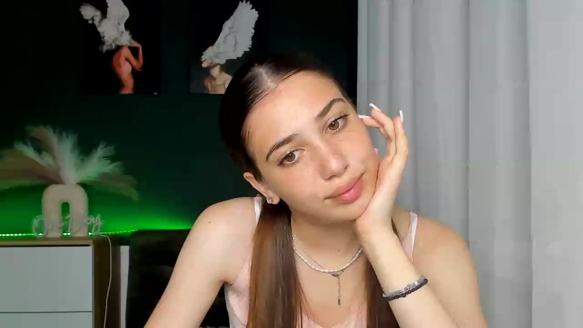 Gallery image thumbnail from AlexaPirs's myfreecams stream on, 06/11/2026, 16:20 image 1 of 20