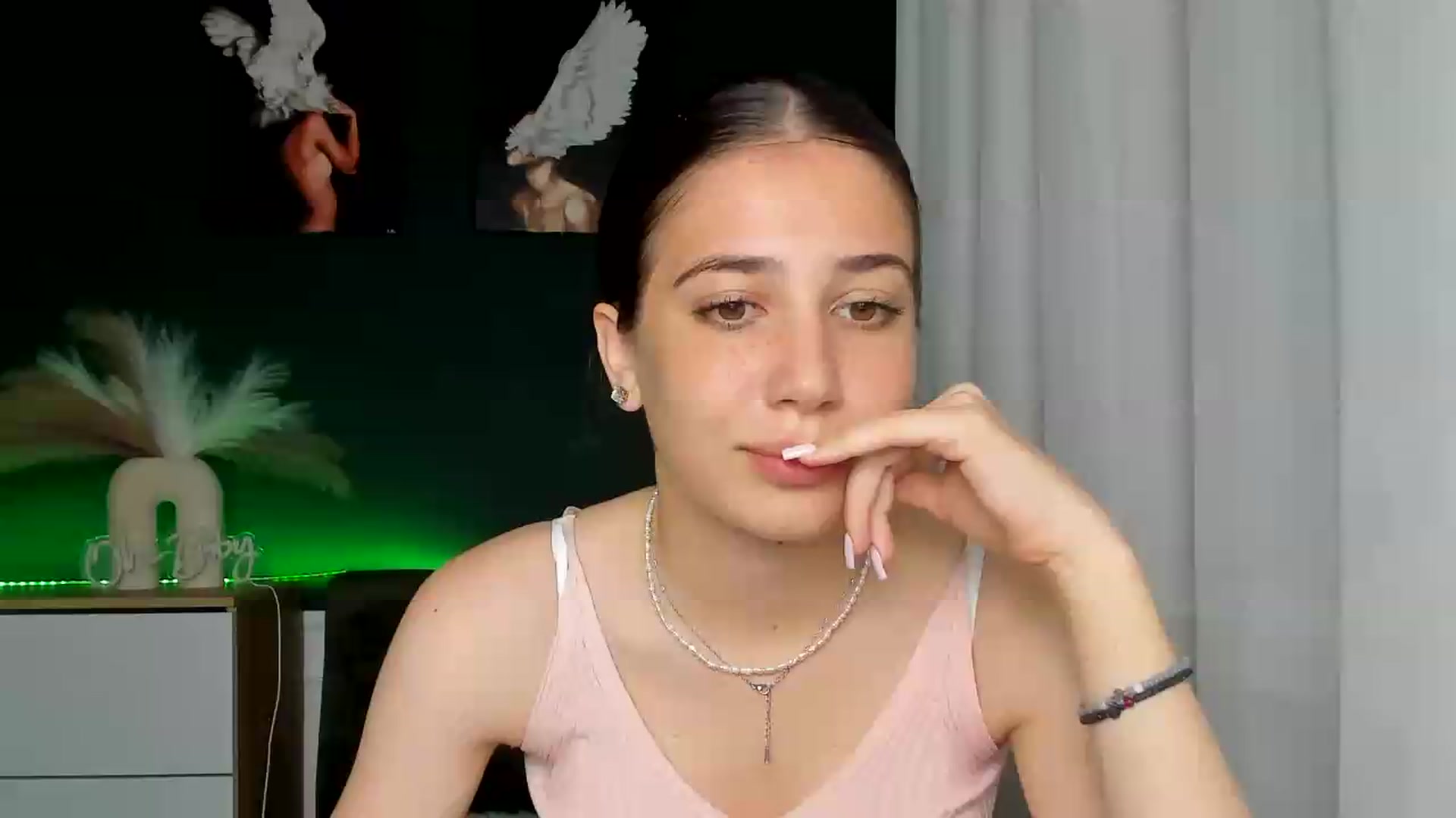 Gallery image thumbnail from AlexaPirs's myfreecams stream on, 06/11/2026, 16:20 image 11 of 20