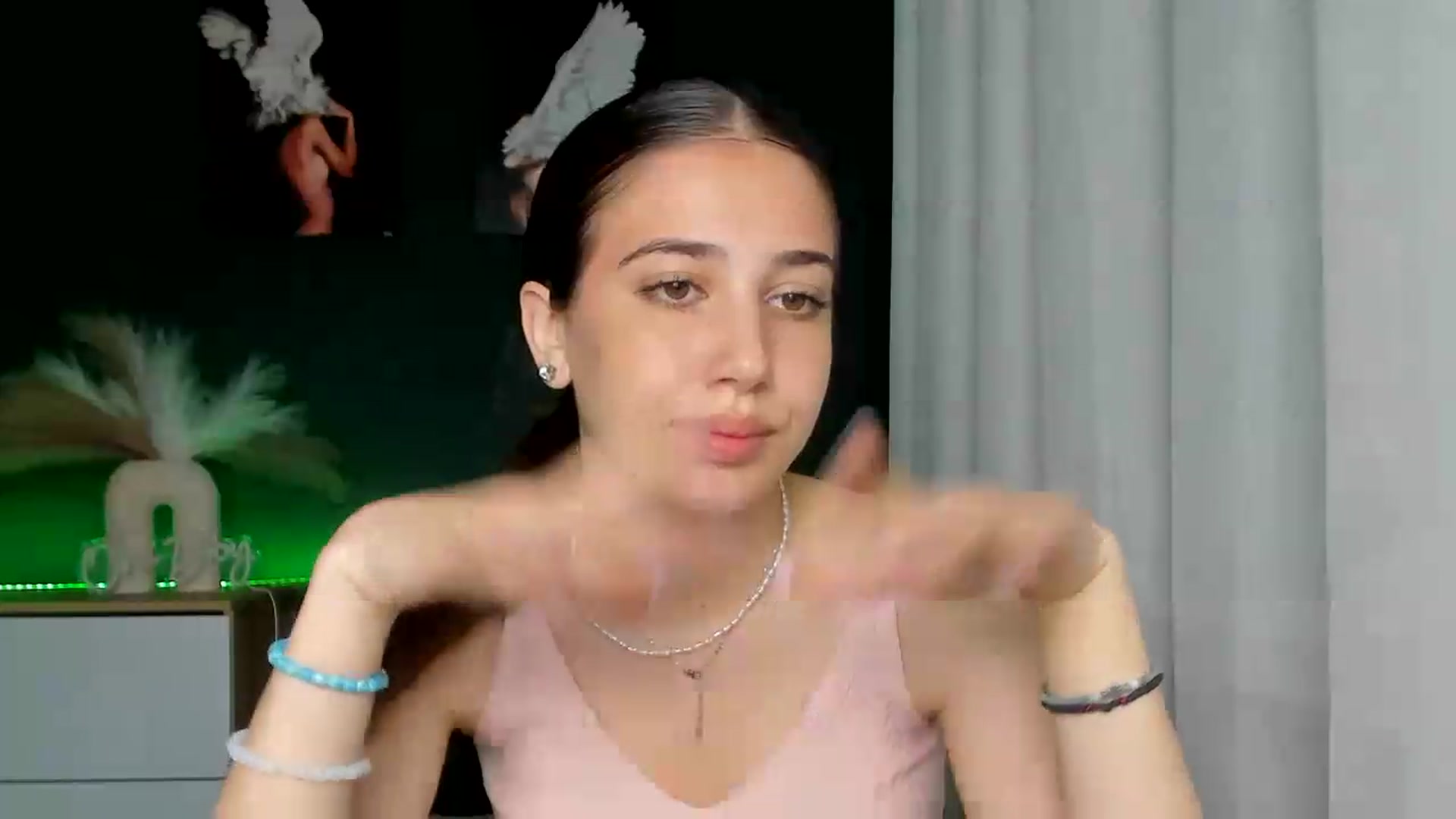 Gallery image thumbnail from AlexaPirs's myfreecams stream on, 06/11/2026, 16:20 image 7 of 20