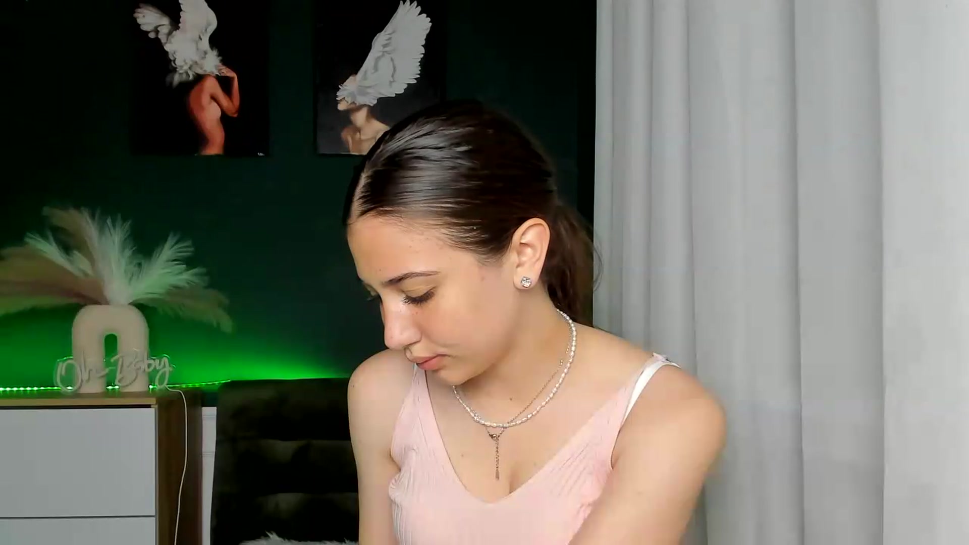 Gallery image thumbnail from AlexaPirs's myfreecams stream on, 06/11/2026, 16:20 image 19 of 20
