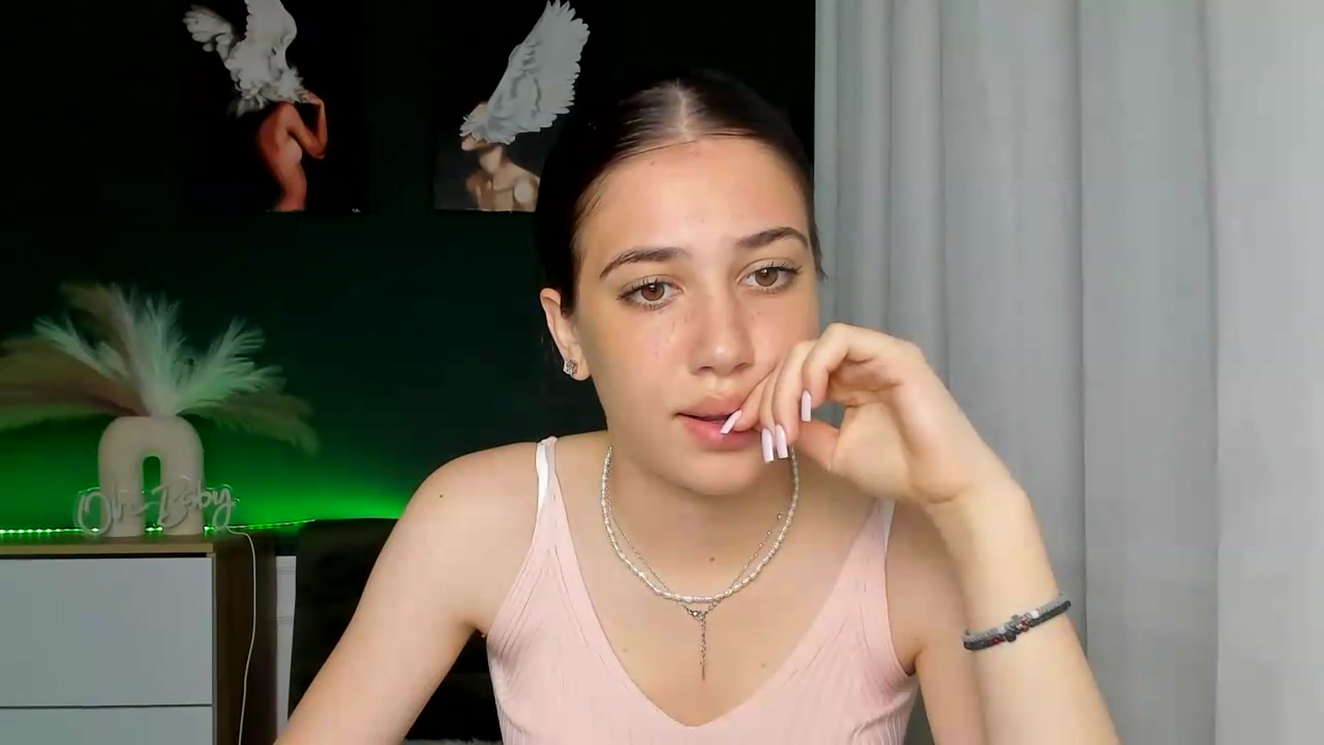 Gallery image thumbnail from AlexaPirs's myfreecams stream on, 06/11/2026, 16:20 image 10 of 20