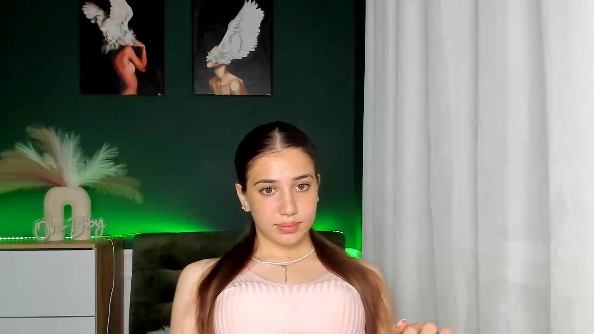 Gallery image thumbnail from AlexaPirs's myfreecams stream on, 06/11/2026, 16:51 image 18 of 20