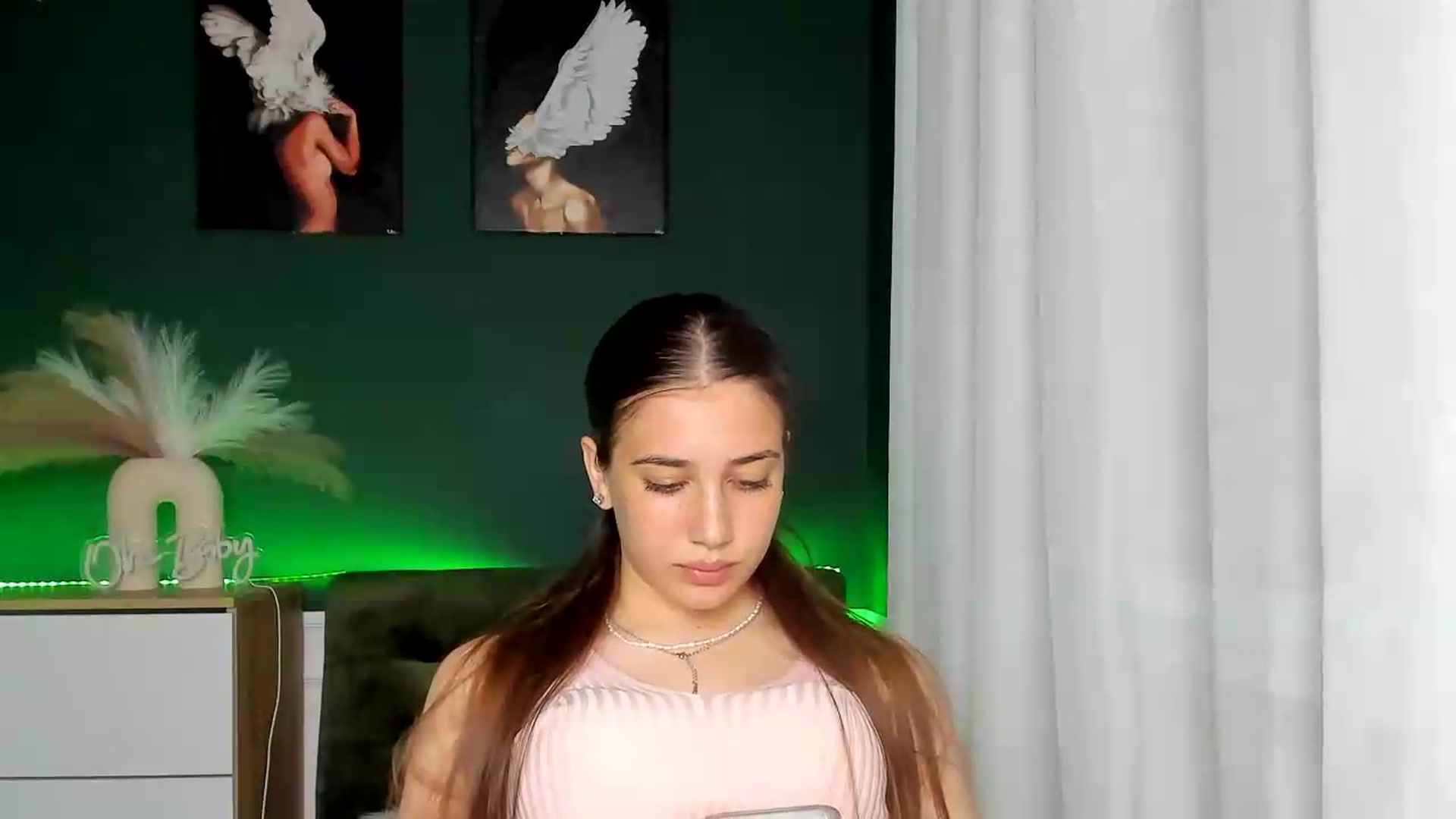 Gallery image thumbnail from AlexaPirs's myfreecams stream on, 06/11/2026, 16:51 image 7 of 20