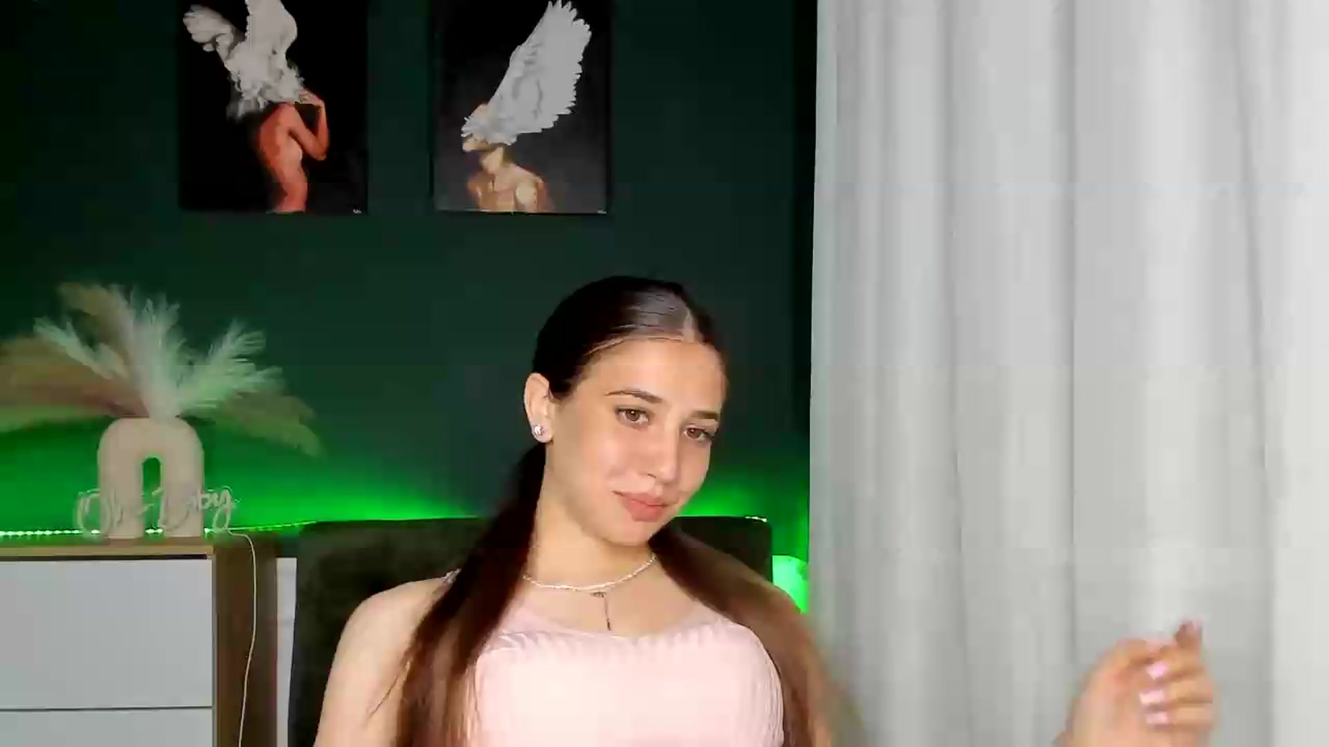 Gallery image thumbnail from AlexaPirs's myfreecams stream on, 06/11/2026, 16:51 image 16 of 20