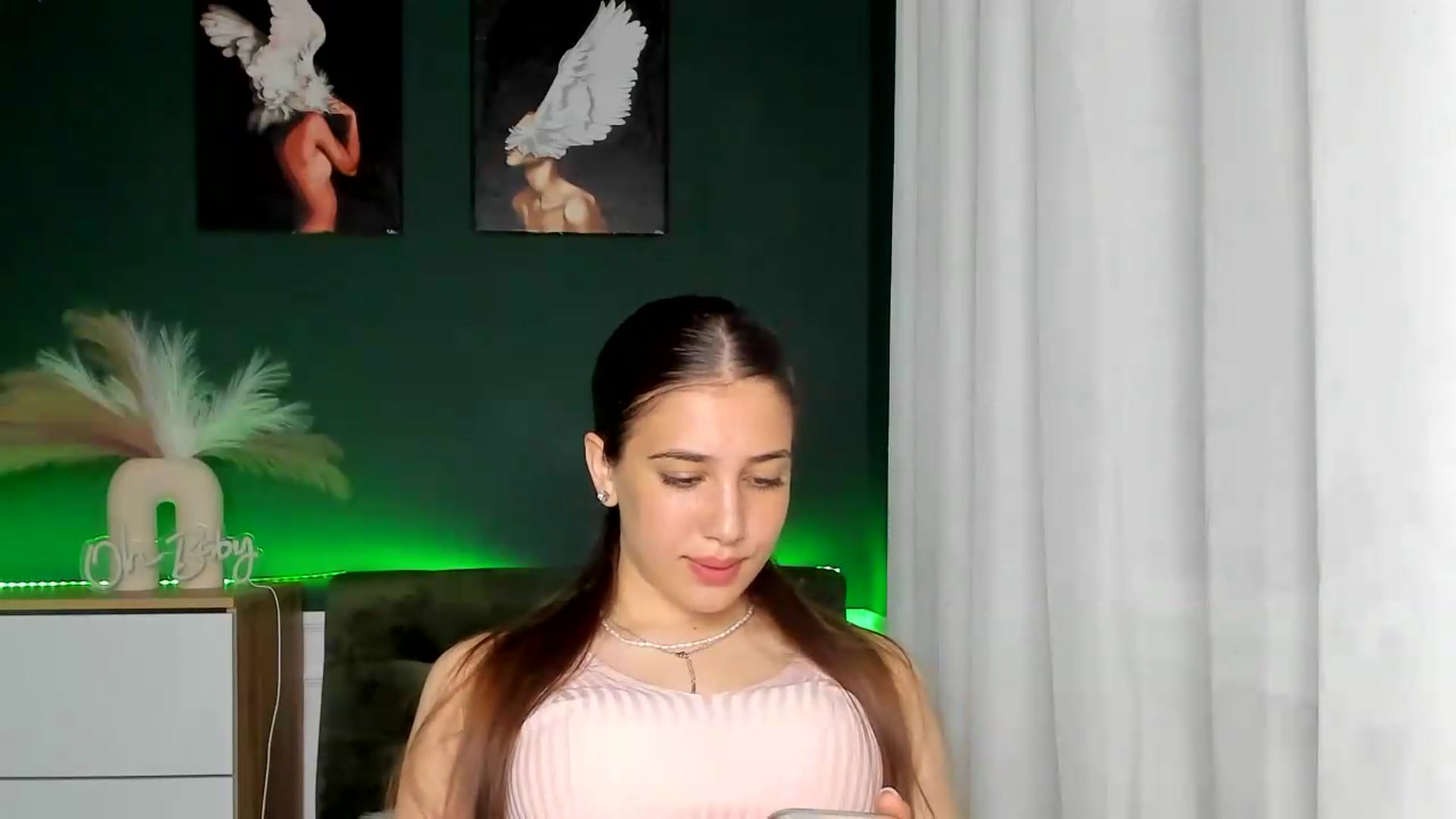 Gallery image thumbnail from AlexaPirs's myfreecams stream on, 06/11/2026, 16:51 image 10 of 20