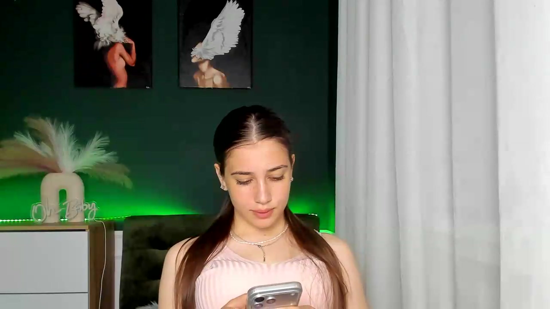 Gallery image thumbnail from AlexaPirs's myfreecams stream on, 06/11/2026, 16:51 image 2 of 20