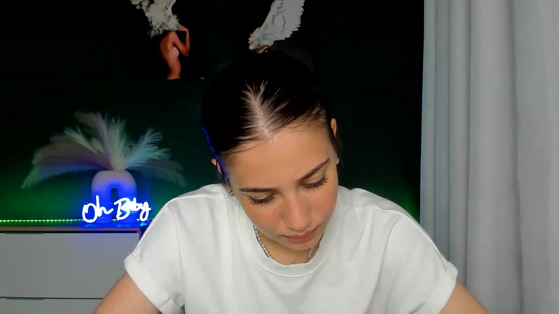 Gallery image thumbnail from AlexaPirs's myfreecams stream on, 06/12/2026, 13:45 image 9 of 20