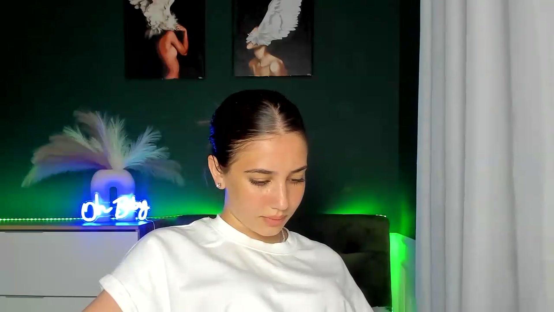 Gallery image thumbnail from AlexaPirs's myfreecams stream on, 06/12/2026, 13:45 image 19 of 20