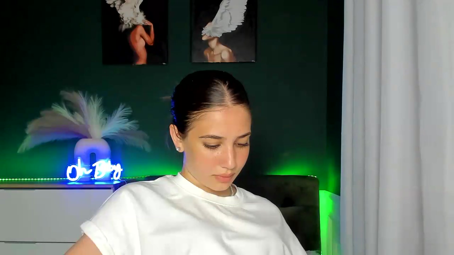 Gallery image thumbnail from AlexaPirs's myfreecams stream on, 06/12/2026, 13:45 image 18 of 20