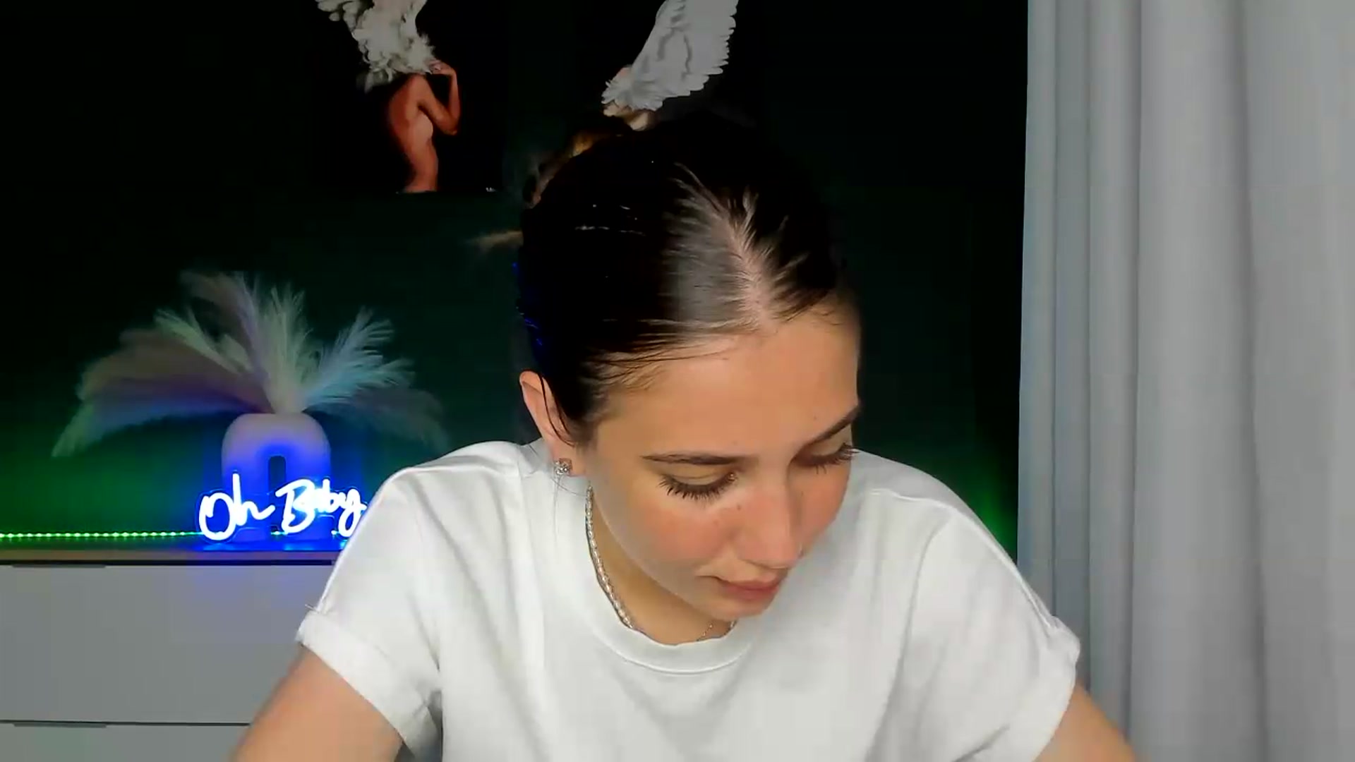 Gallery image thumbnail from AlexaPirs's myfreecams stream on, 06/12/2026, 13:45 image 12 of 20