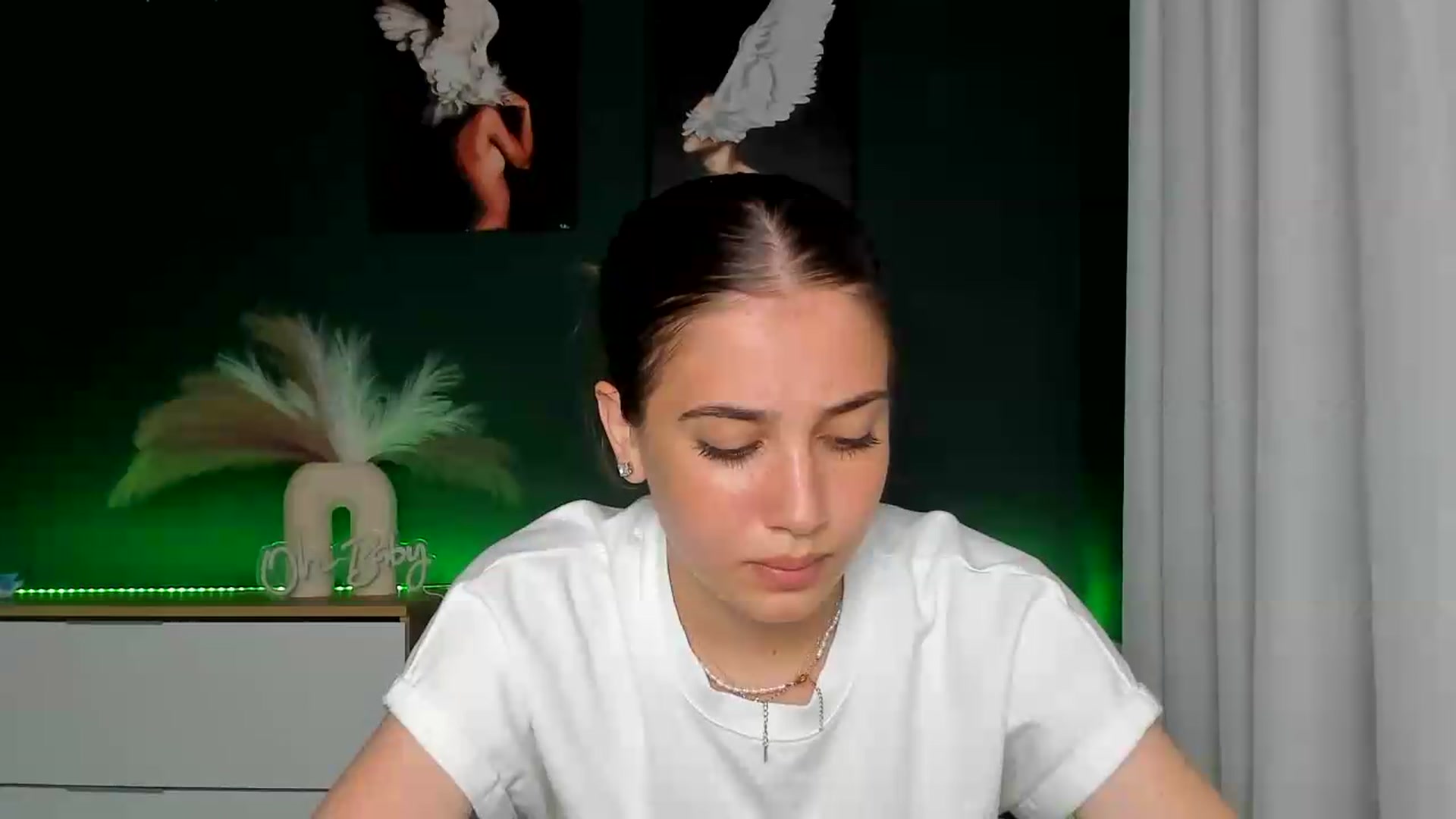 Gallery image thumbnail from AlexaPirs's myfreecams stream on, 06/12/2026, 16:44 image 4 of 20