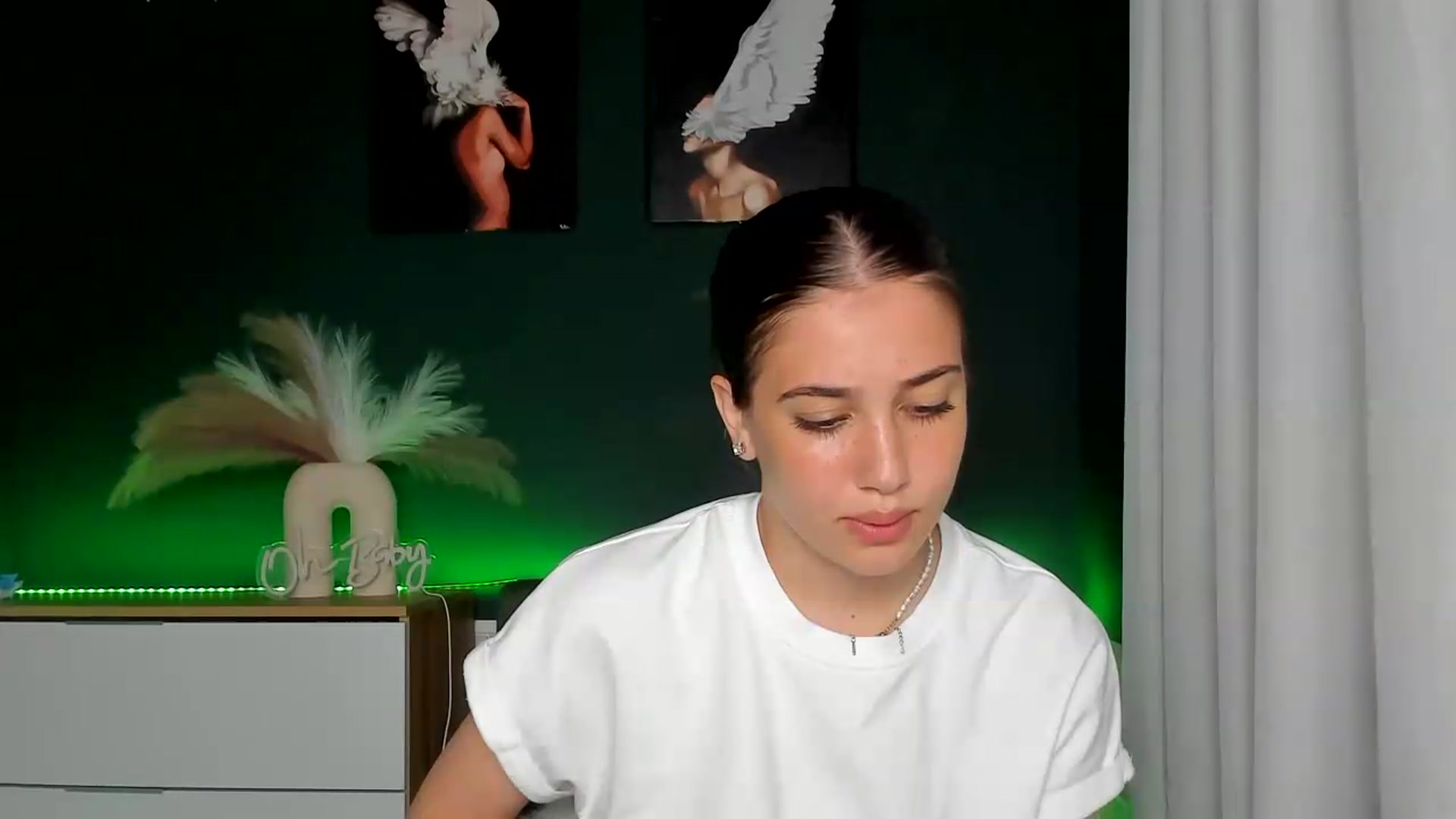 Gallery image thumbnail from AlexaPirs's myfreecams stream on, 06/12/2026, 16:44 image 7 of 20