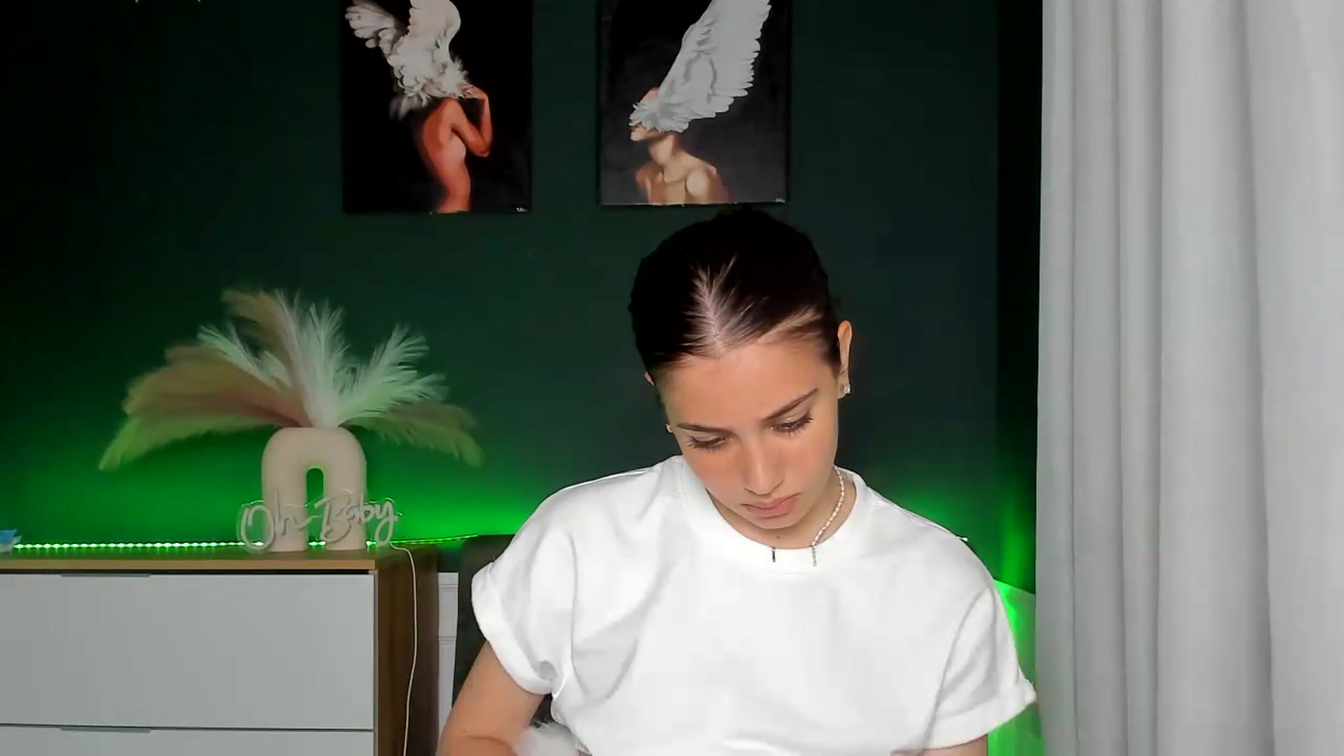 Gallery image thumbnail from AlexaPirs's myfreecams stream on, 06/12/2026, 16:44 image 6 of 20
