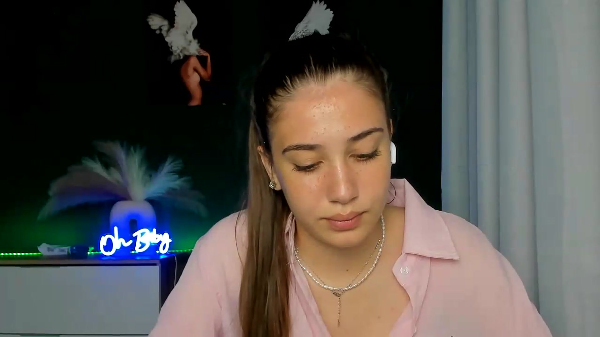 Gallery image thumbnail from AlexaPirs's myfreecams stream on, 06/15/2026, 15:05 image 16 of 20