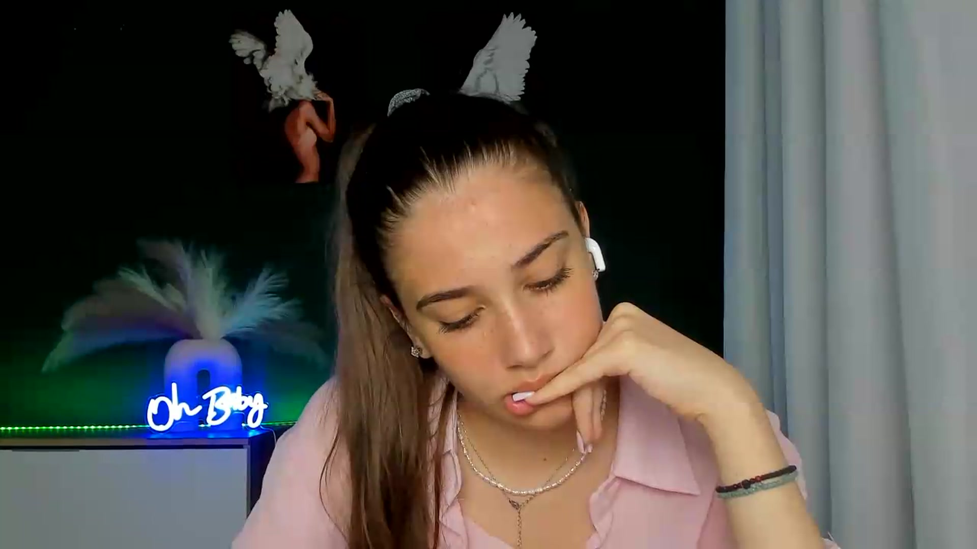 Gallery image thumbnail from AlexaPirs's myfreecams stream on, 06/15/2026, 16:43 image 14 of 20