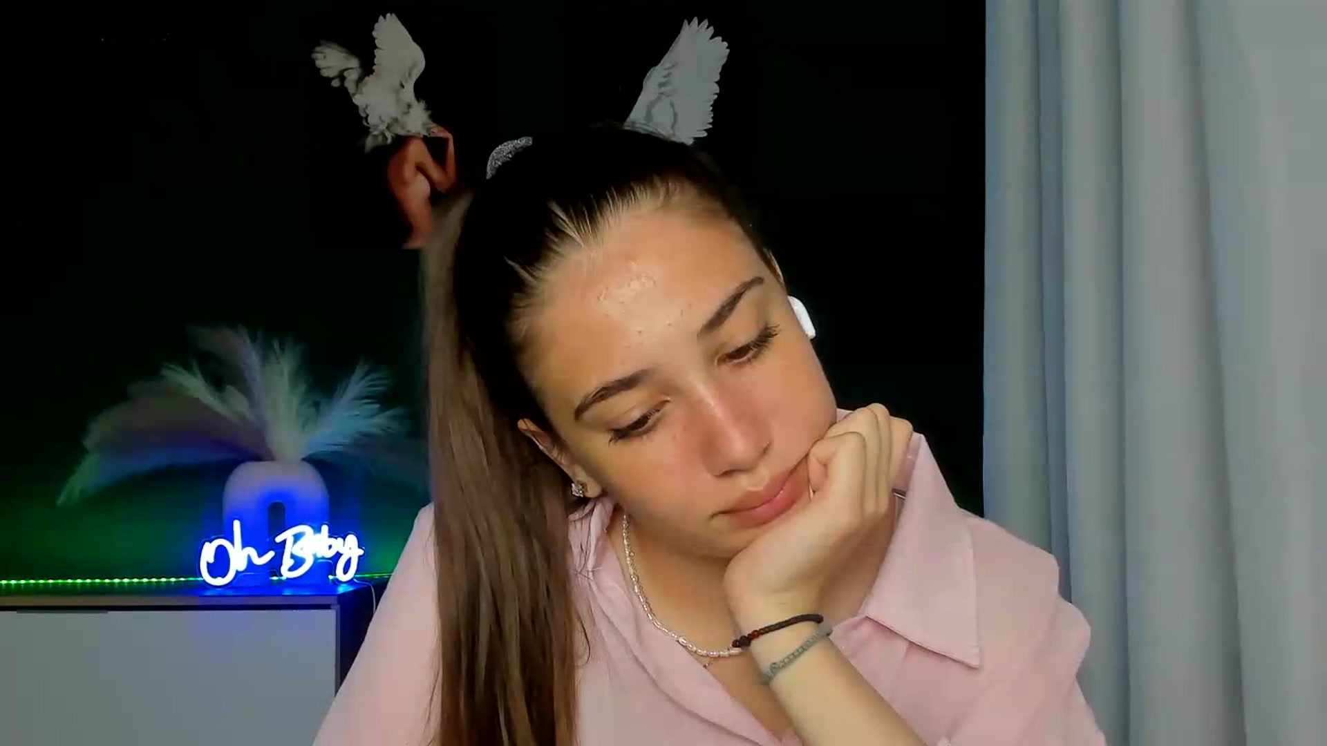 Gallery image thumbnail from AlexaPirs's myfreecams stream on, 06/15/2026, 16:43 image 2 of 20