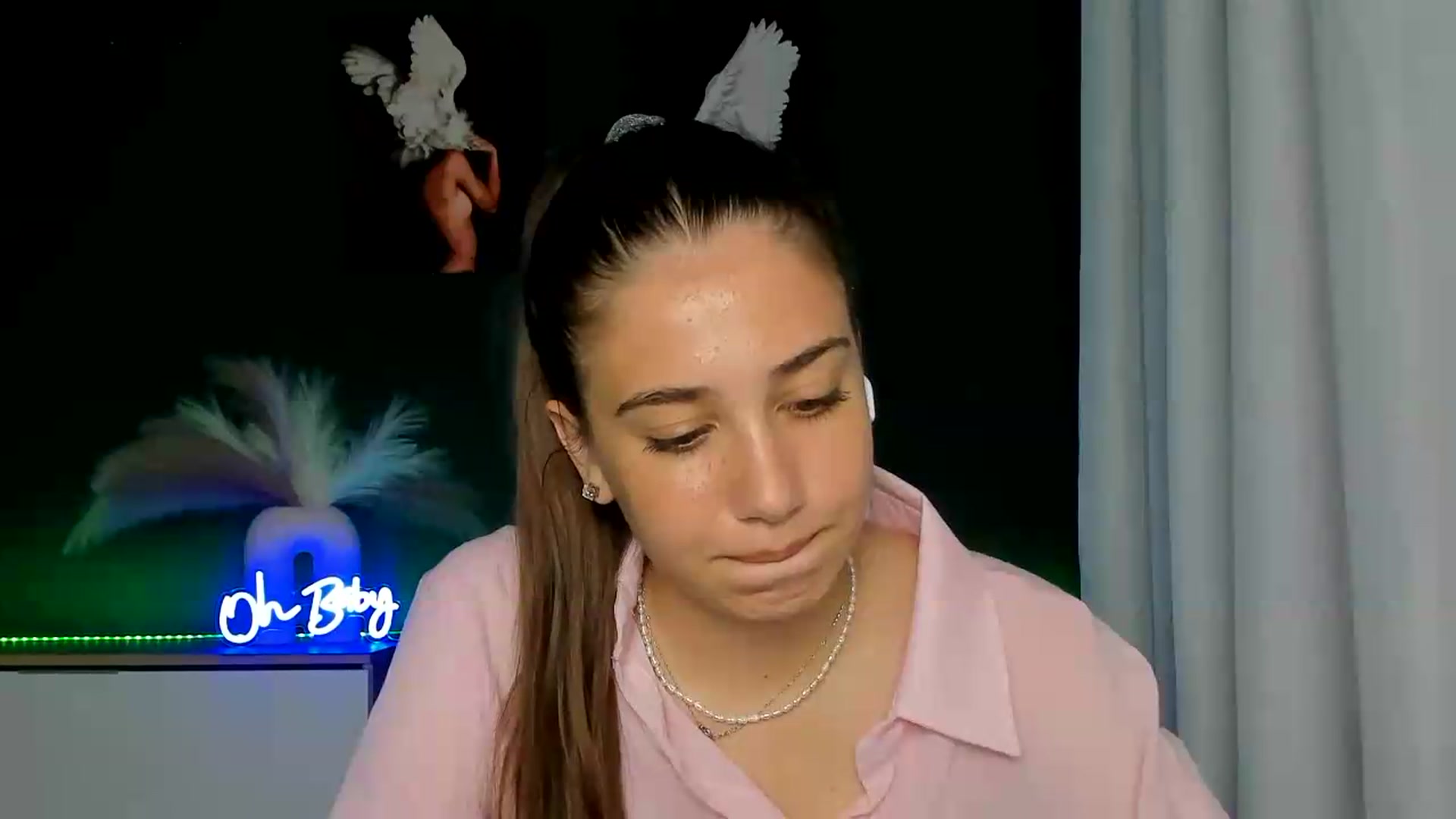 Gallery image thumbnail from AlexaPirs's myfreecams stream on, 06/15/2026, 16:43 image 7 of 20