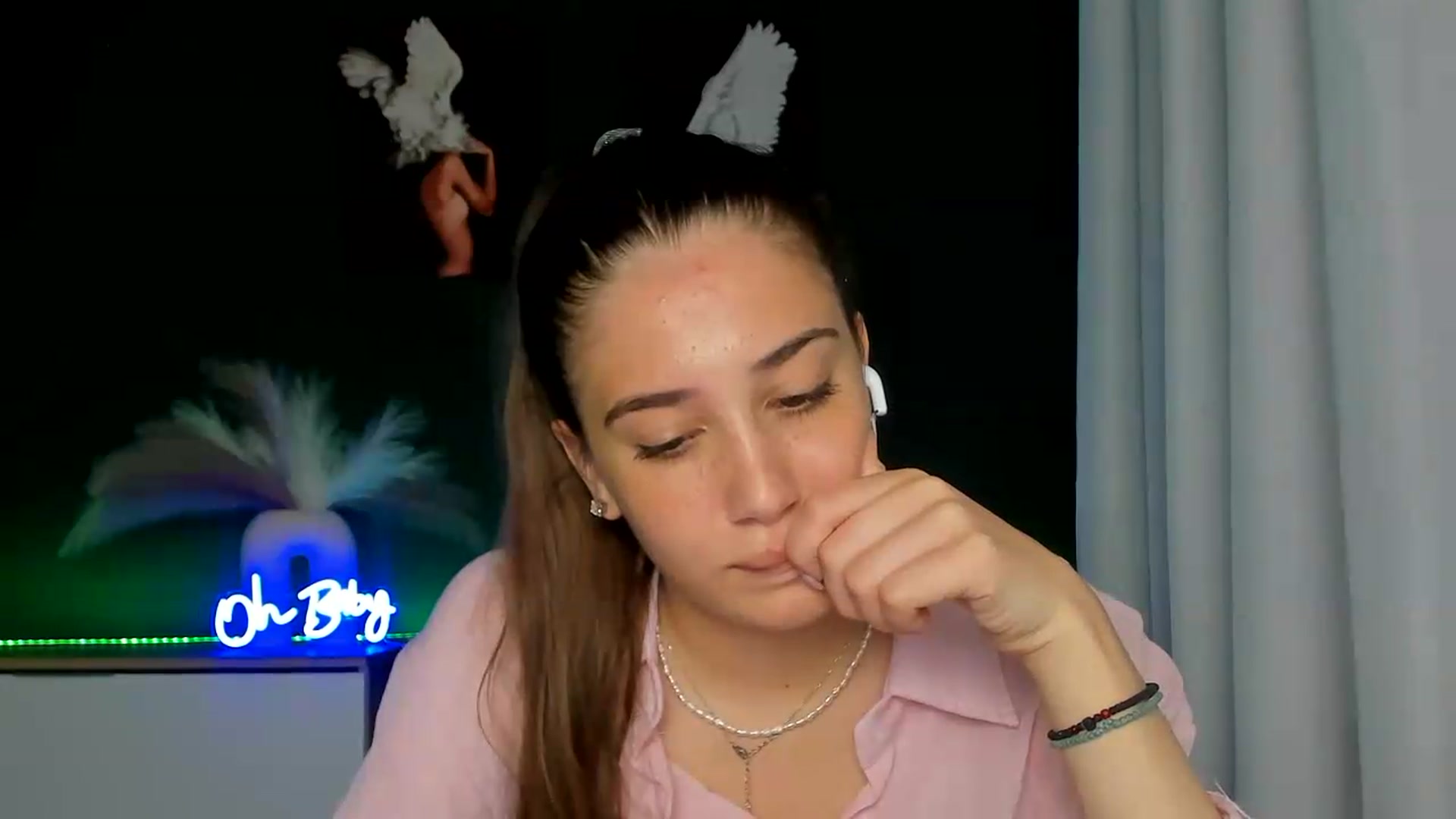 Gallery image thumbnail from AlexaPirs's myfreecams stream on, 06/15/2026, 16:43 image 12 of 20