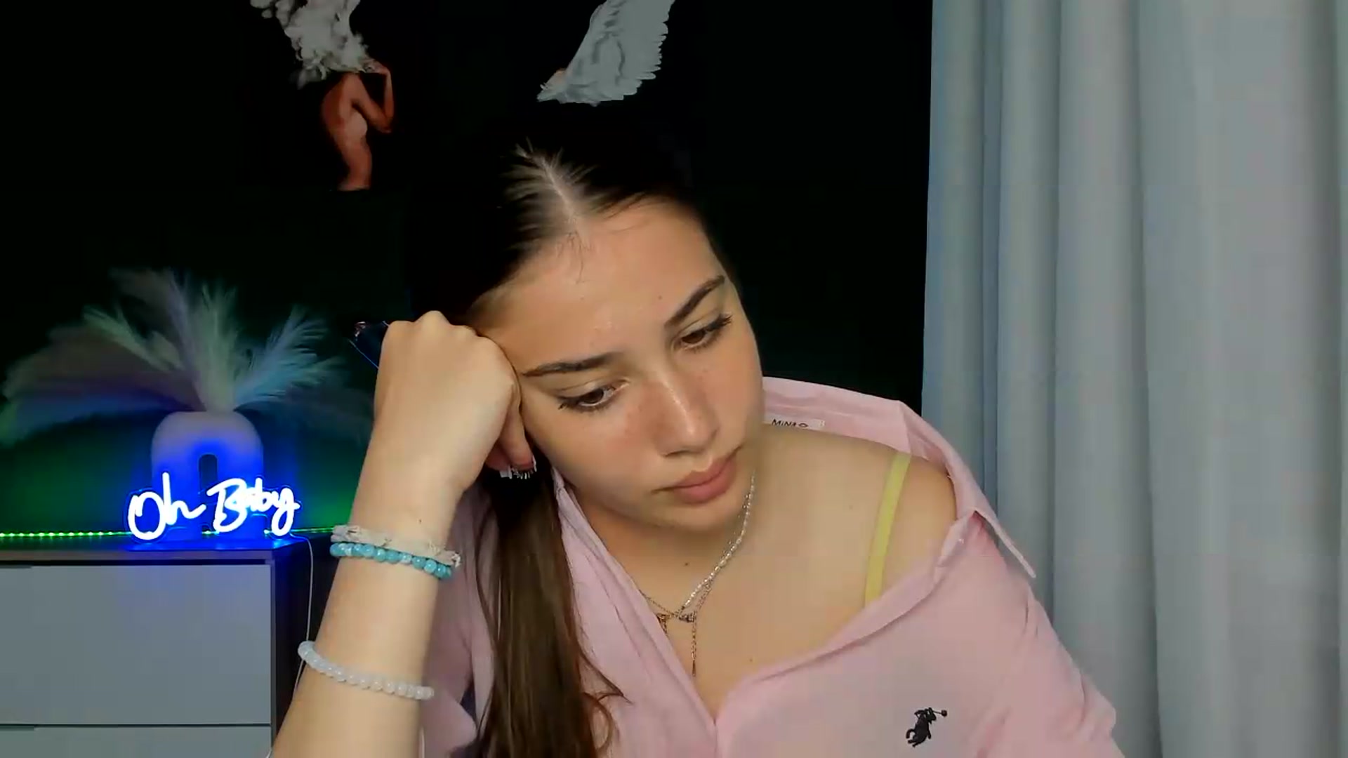 Gallery image thumbnail from AlexaPirs's myfreecams stream on, 06/16/2026, 14:21 image 14 of 20