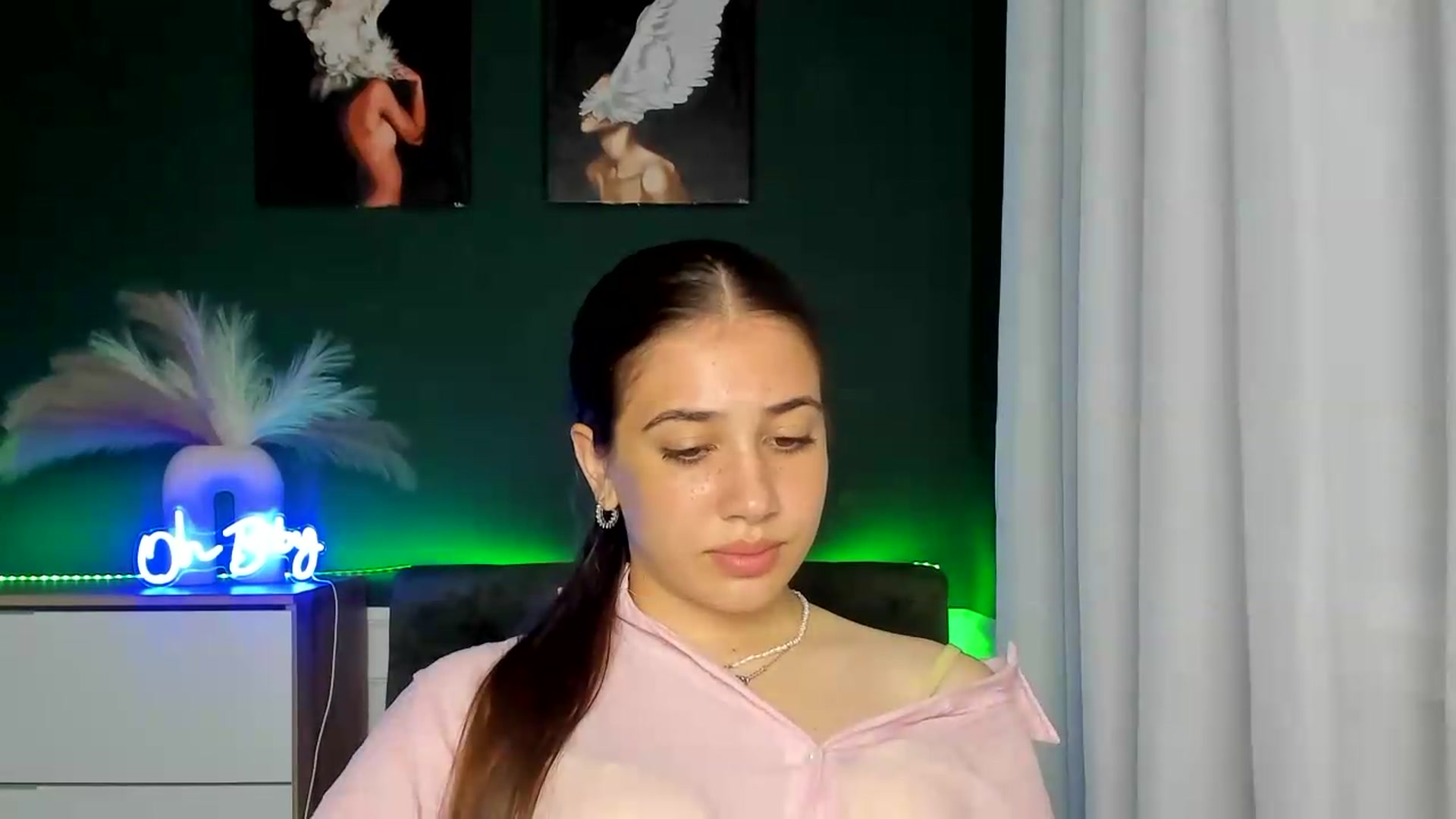 Gallery image thumbnail from AlexaPirs's myfreecams stream on, 06/16/2026, 14:21 image 9 of 20