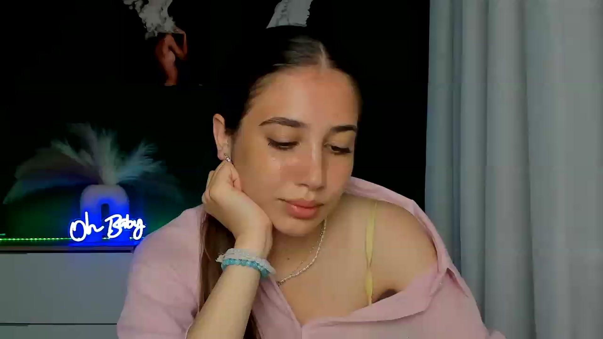 Gallery image thumbnail from AlexaPirs's myfreecams stream on, 06/16/2026, 14:35 image 16 of 20