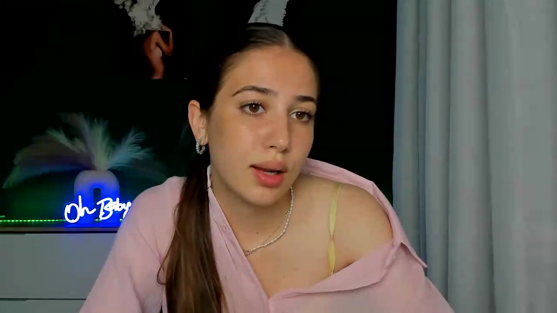 Gallery image thumbnail from AlexaPirs's myfreecams stream on, 06/16/2026, 14:35 image 3 of 20