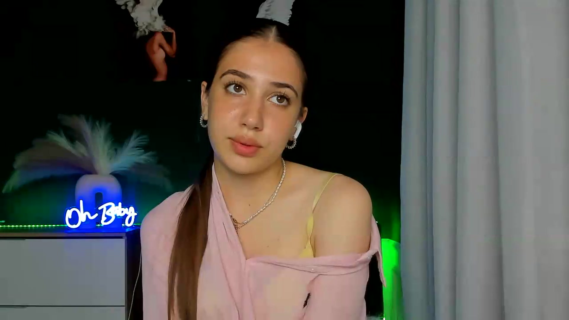 Gallery image thumbnail from AlexaPirs's myfreecams stream on, 06/16/2026, 14:35 image 20 of 20