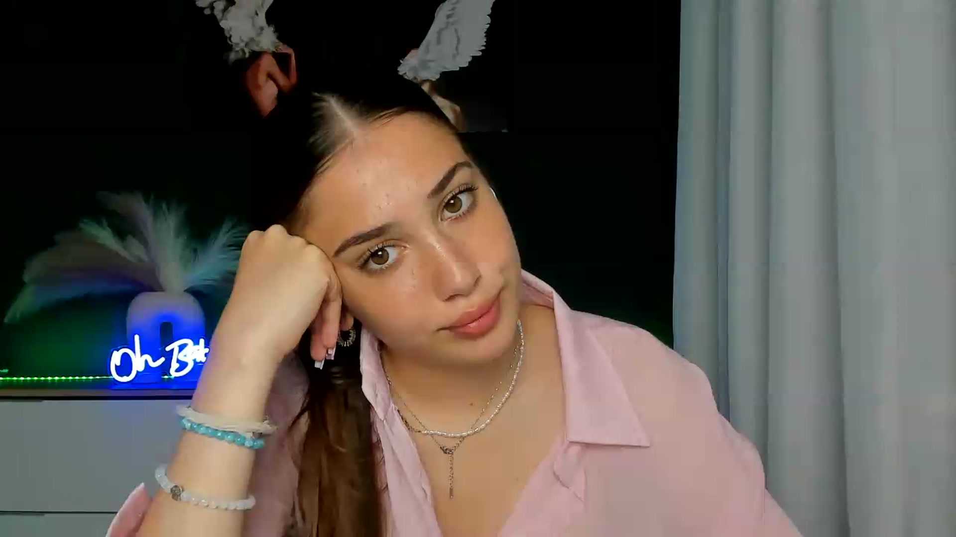 Gallery image thumbnail from AlexaPirs's myfreecams stream on, 06/16/2026, 15:52 image 5 of 20