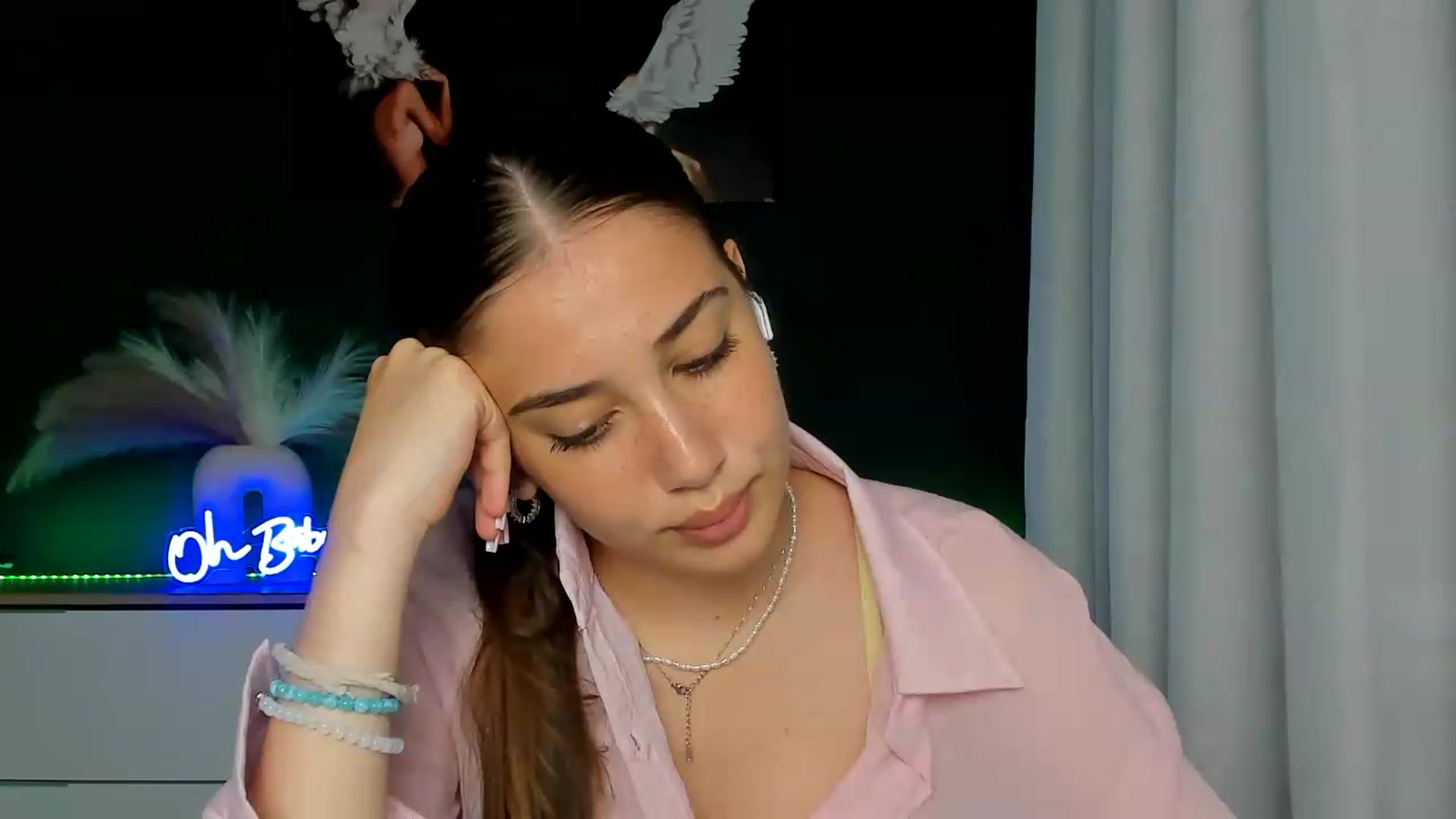 Gallery image thumbnail from AlexaPirs's myfreecams stream on, 06/16/2026, 15:52 image 13 of 20