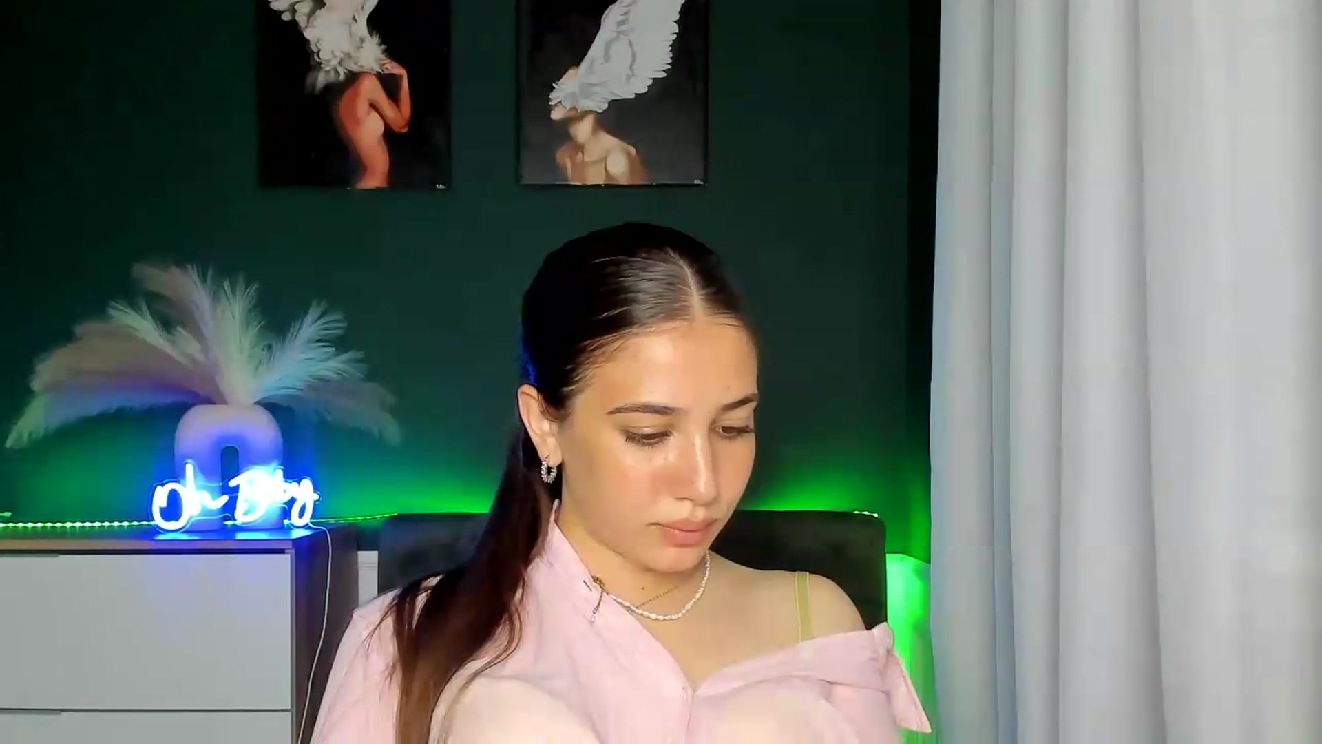 Gallery image thumbnail from AlexaPirs's myfreecams stream on, 06/16/2026, 16:43 image 18 of 20