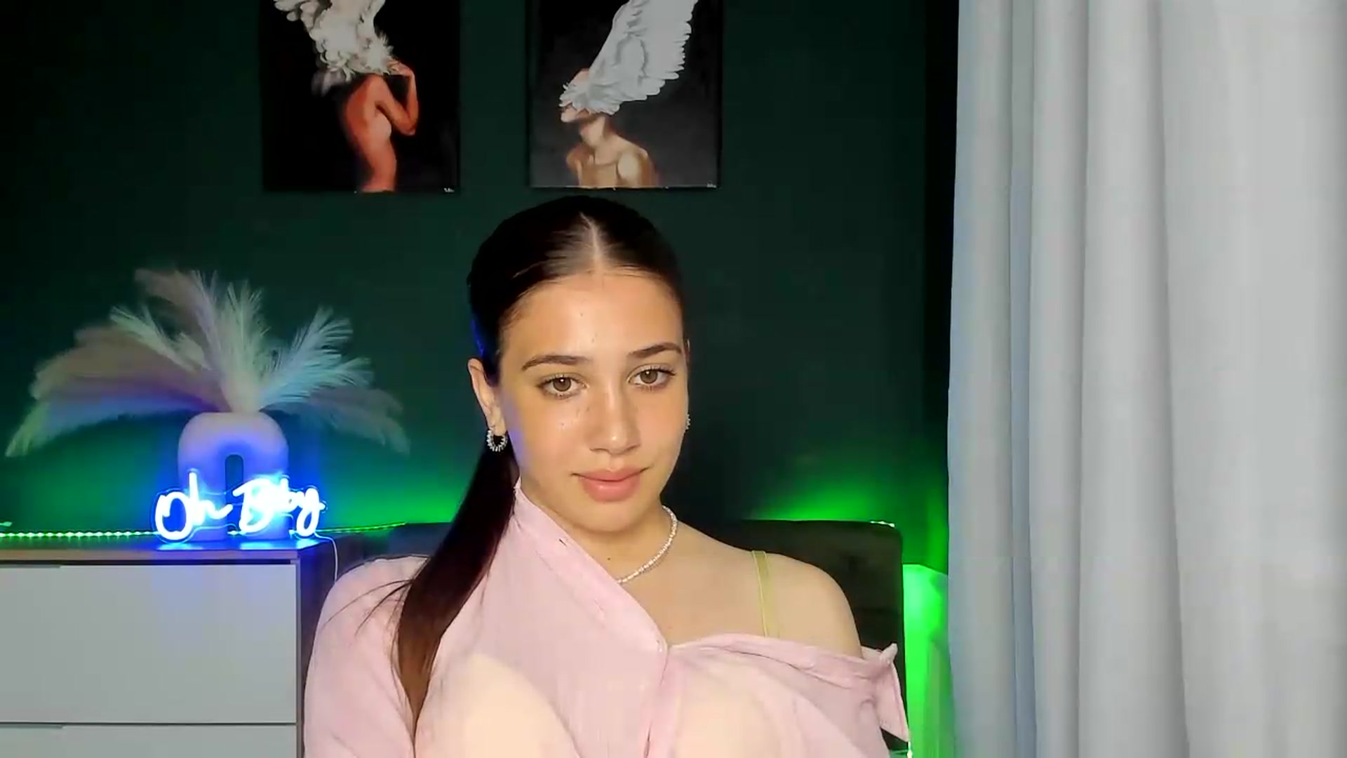 Gallery image thumbnail from AlexaPirs's myfreecams stream on, 06/16/2026, 16:43 image 12 of 20