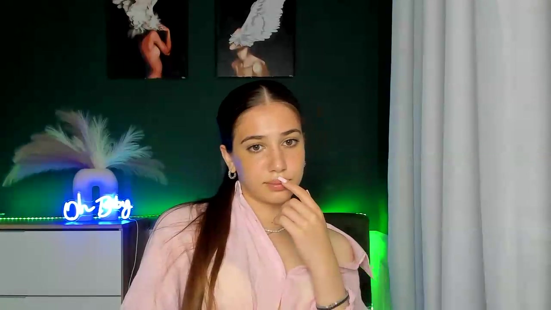 Gallery image thumbnail from AlexaPirs's myfreecams stream on, 06/16/2026, 16:43 image 11 of 20