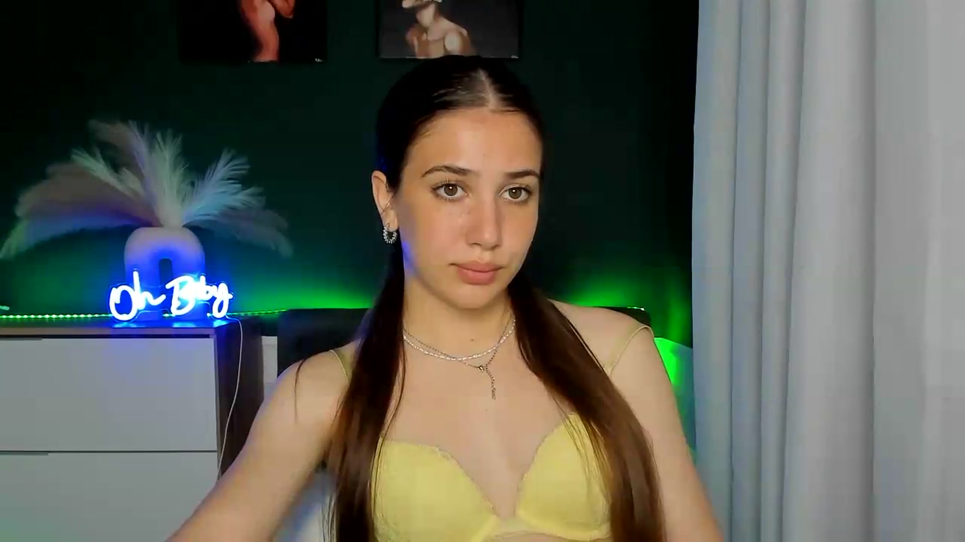 Gallery image thumbnail from AlexaPirs's myfreecams stream on, 06/19/2026, 14:26 image 5 of 20