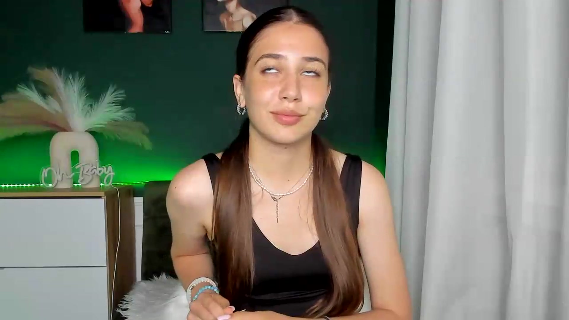 Gallery image thumbnail from AlexaPirs's myfreecams stream on, 06/19/2026, 16:52 image 12 of 20