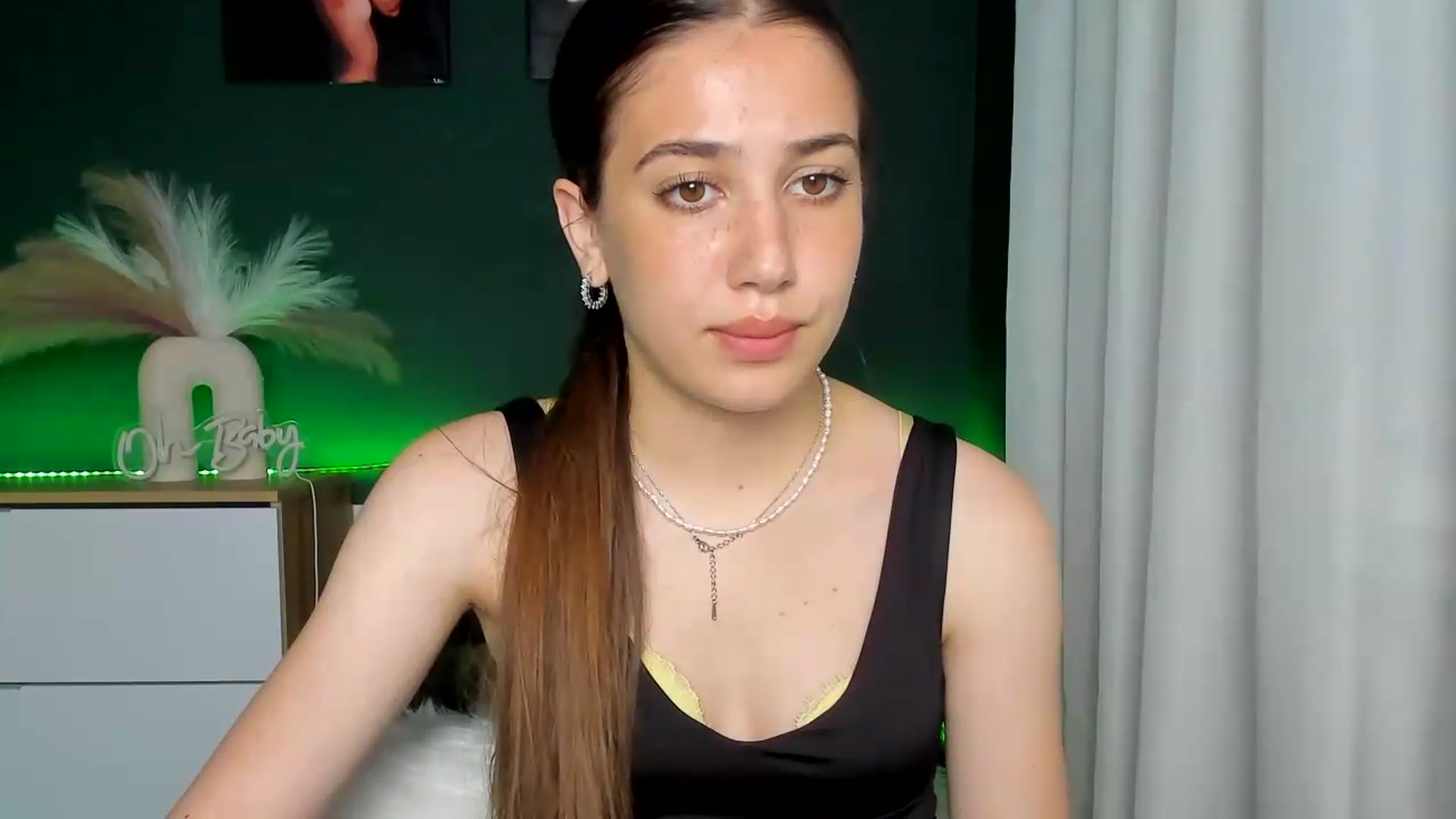 Gallery image thumbnail from AlexaPirs's myfreecams stream on, 06/19/2026, 16:52 image 5 of 20