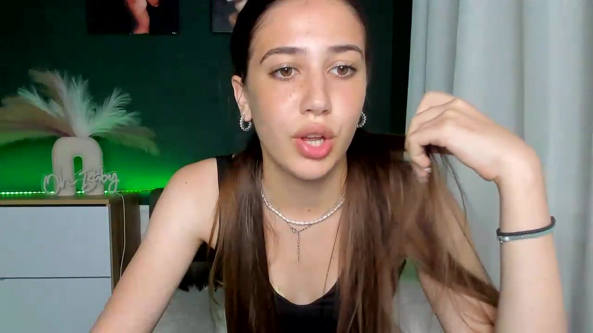 Gallery image thumbnail from AlexaPirs's myfreecams stream on, 06/19/2026, 16:52 image 13 of 20