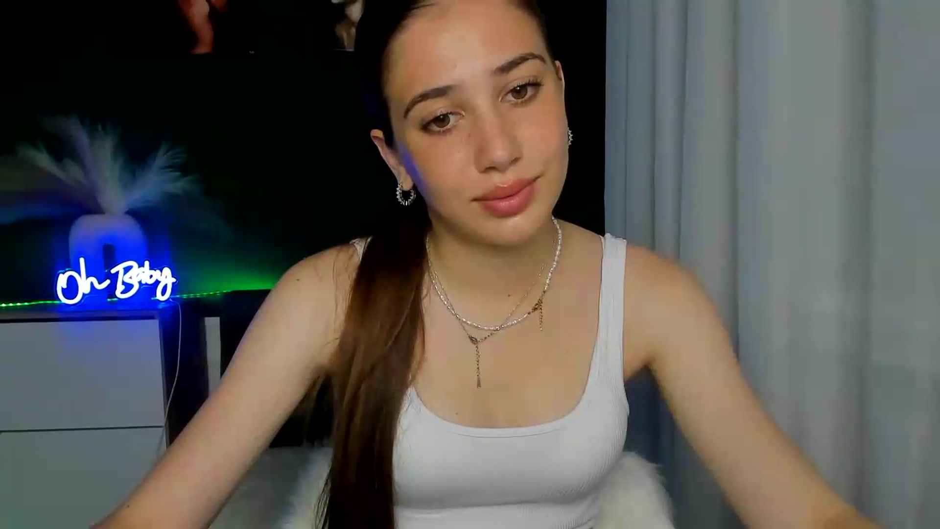 Gallery image thumbnail from AlexaPirs's myfreecams stream on, 06/22/2026, 14:03 image 4 of 20