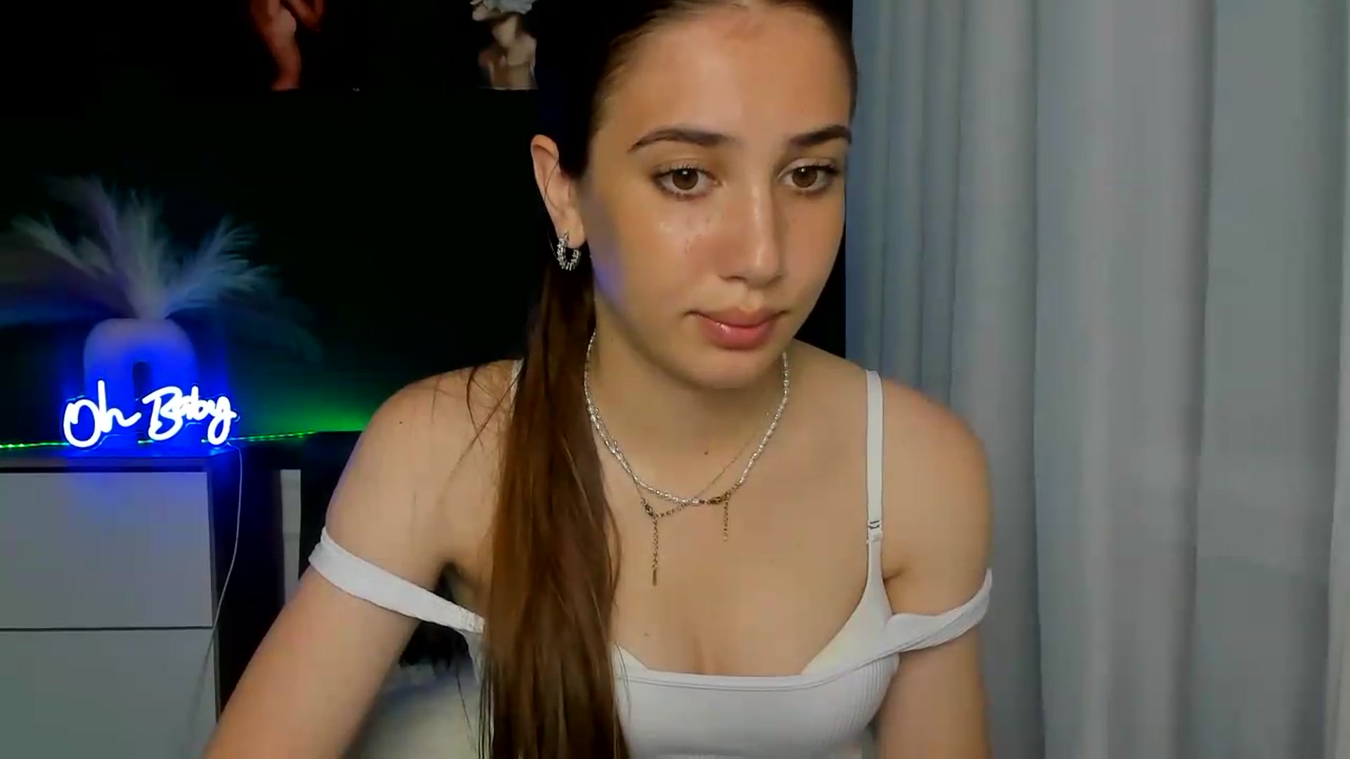 Gallery image thumbnail from AlexaPirs's myfreecams stream on, 06/22/2026, 15:00 image 19 of 20