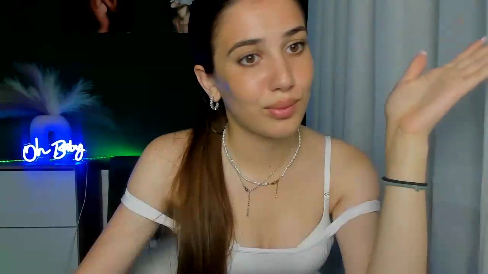 Gallery image thumbnail from AlexaPirs's myfreecams stream on, 06/22/2026, 15:00 image 13 of 20