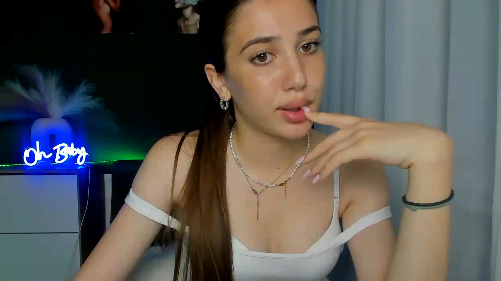 Gallery image thumbnail from AlexaPirs's myfreecams stream on, 06/22/2026, 15:00 image 16 of 20