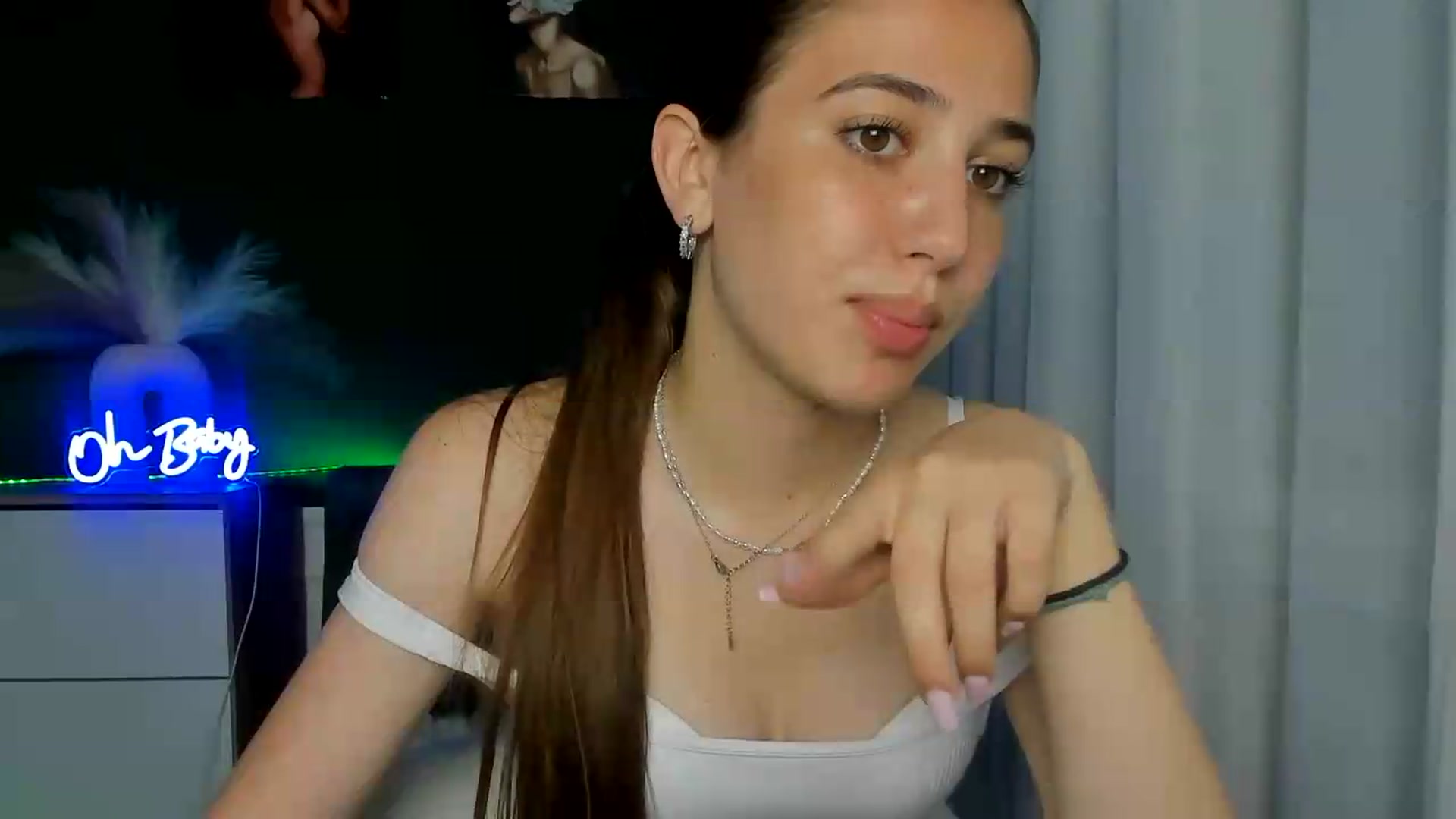 Gallery image thumbnail from AlexaPirs's myfreecams stream on, 06/22/2026, 15:00 image 17 of 20