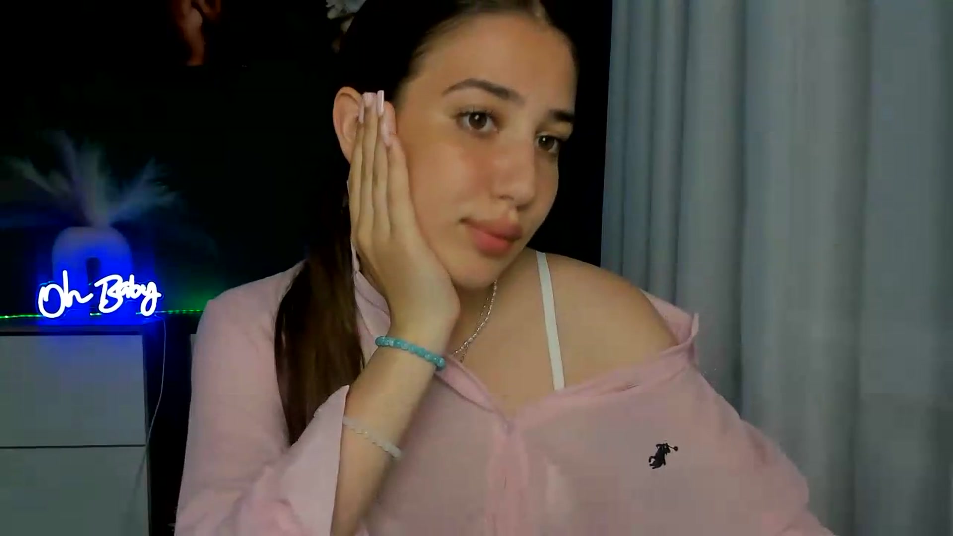 Gallery image thumbnail from AlexaPirs's myfreecams stream on, 06/23/2026, 14:39 image 12 of 20